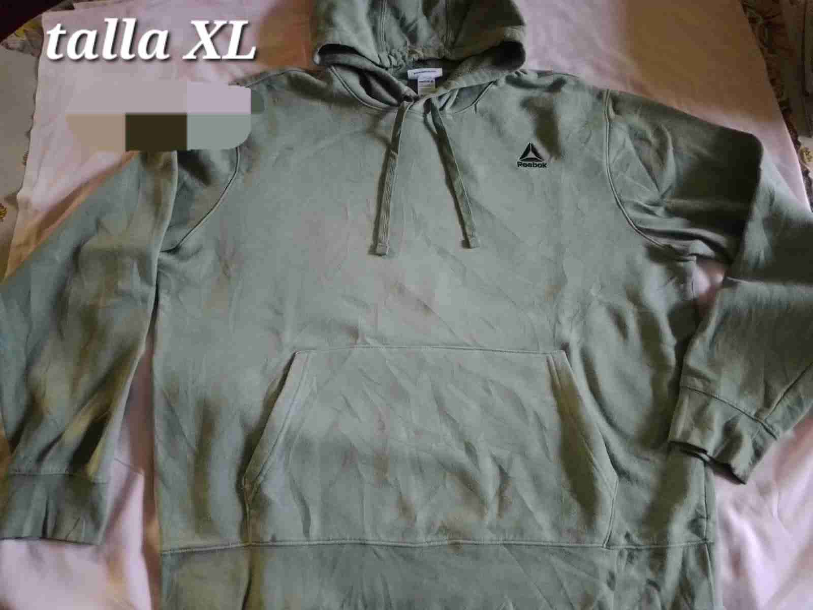 Polerón verde Reebok con capucha - 1