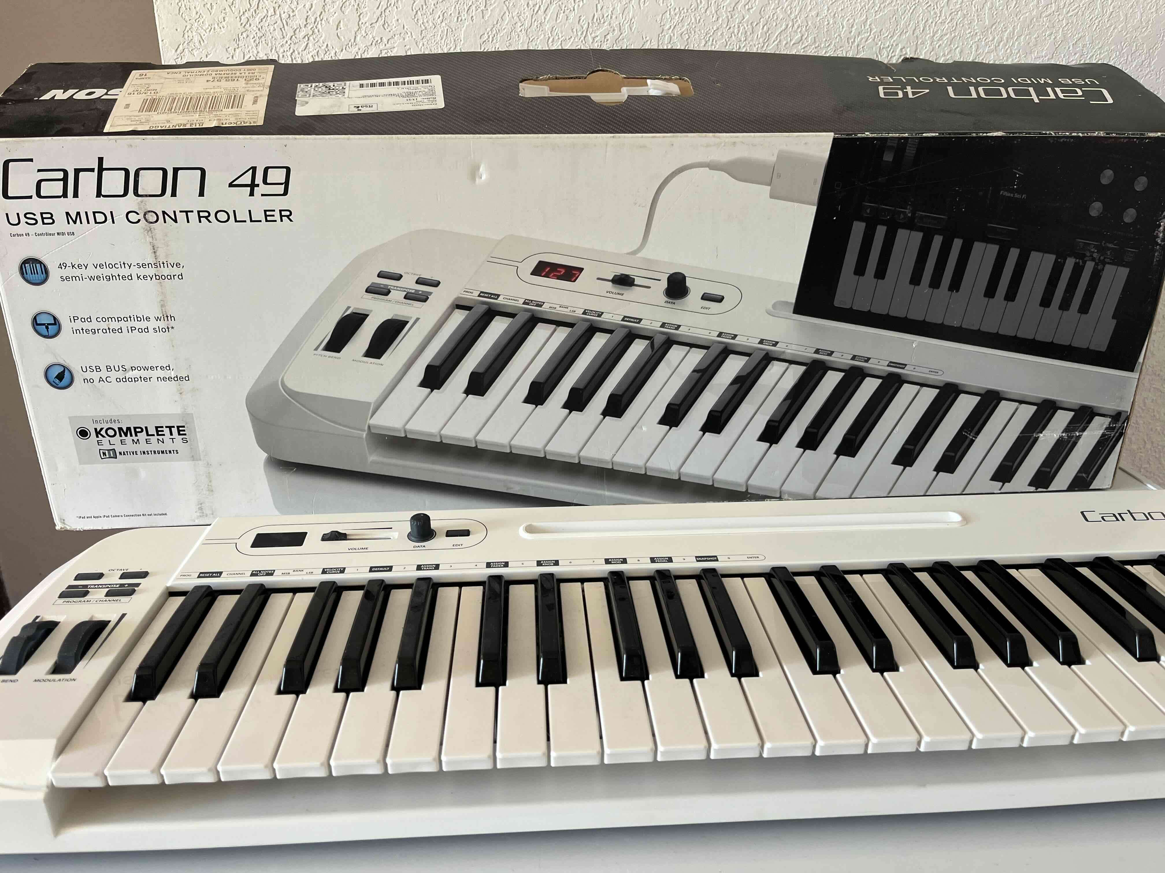 Controlador MIDI USB Carbon 49 - 2