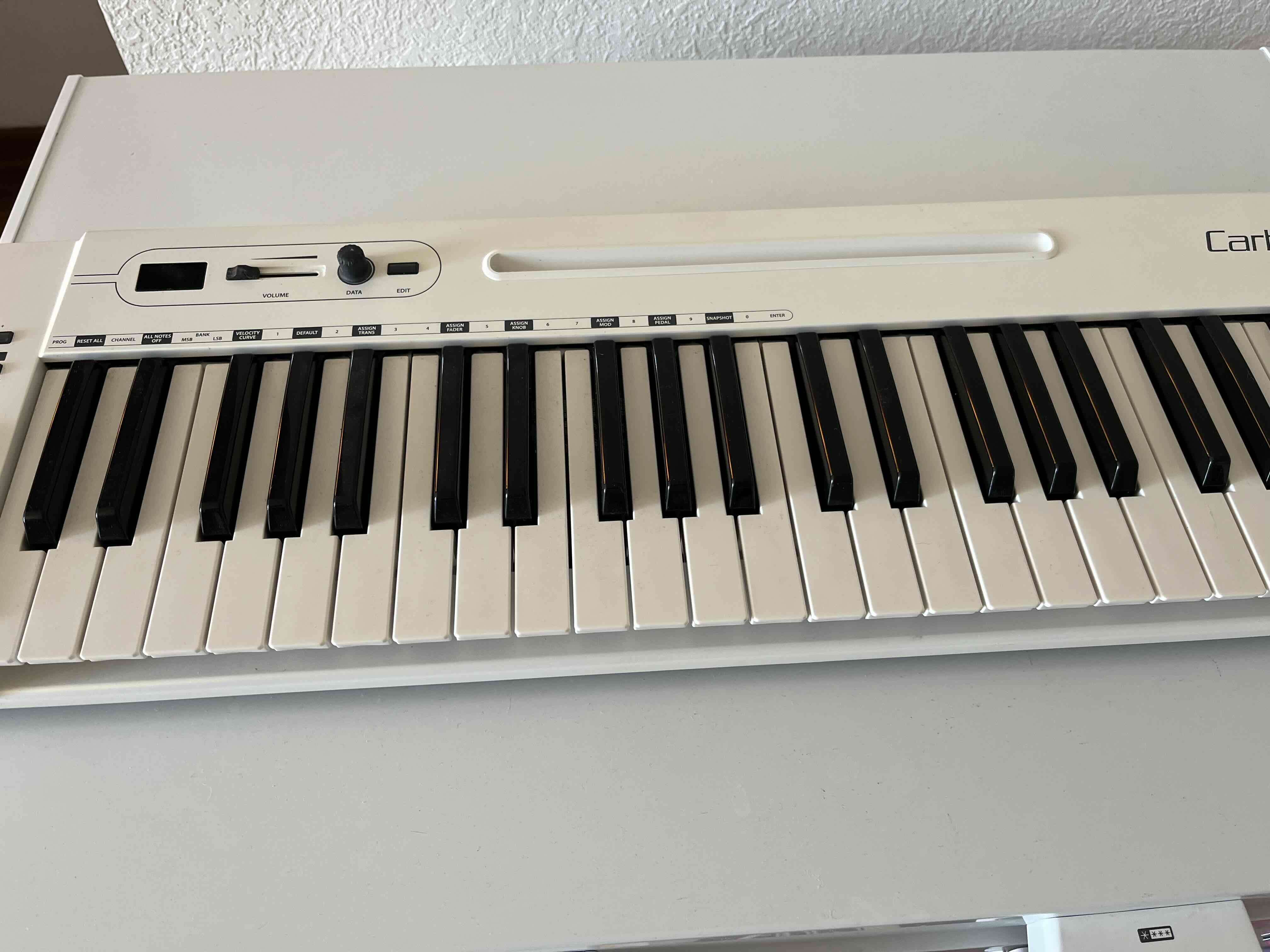 Controlador MIDI USB Carbon 49 - 3