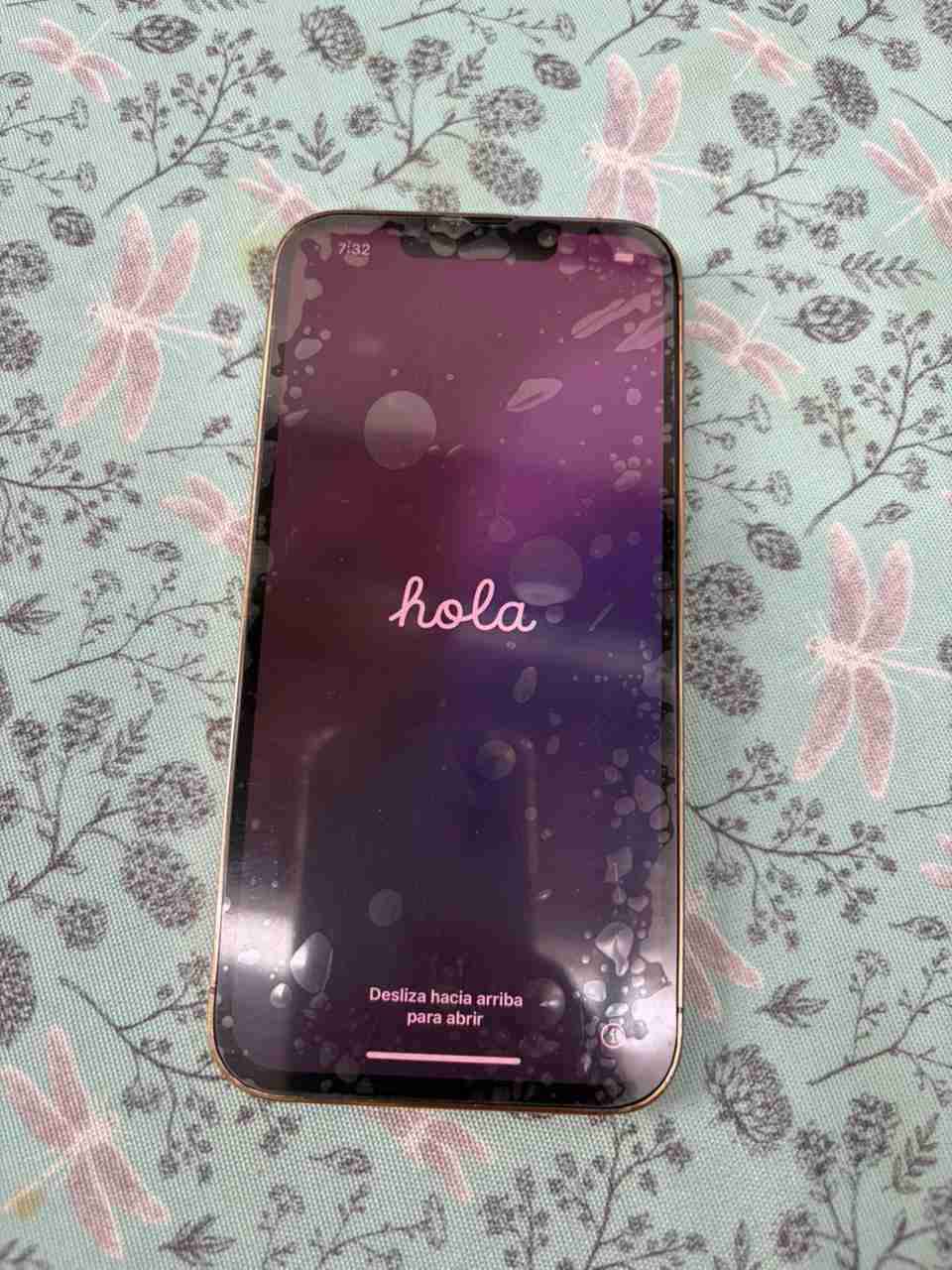 Teléfono inteligente en buen estado - 1