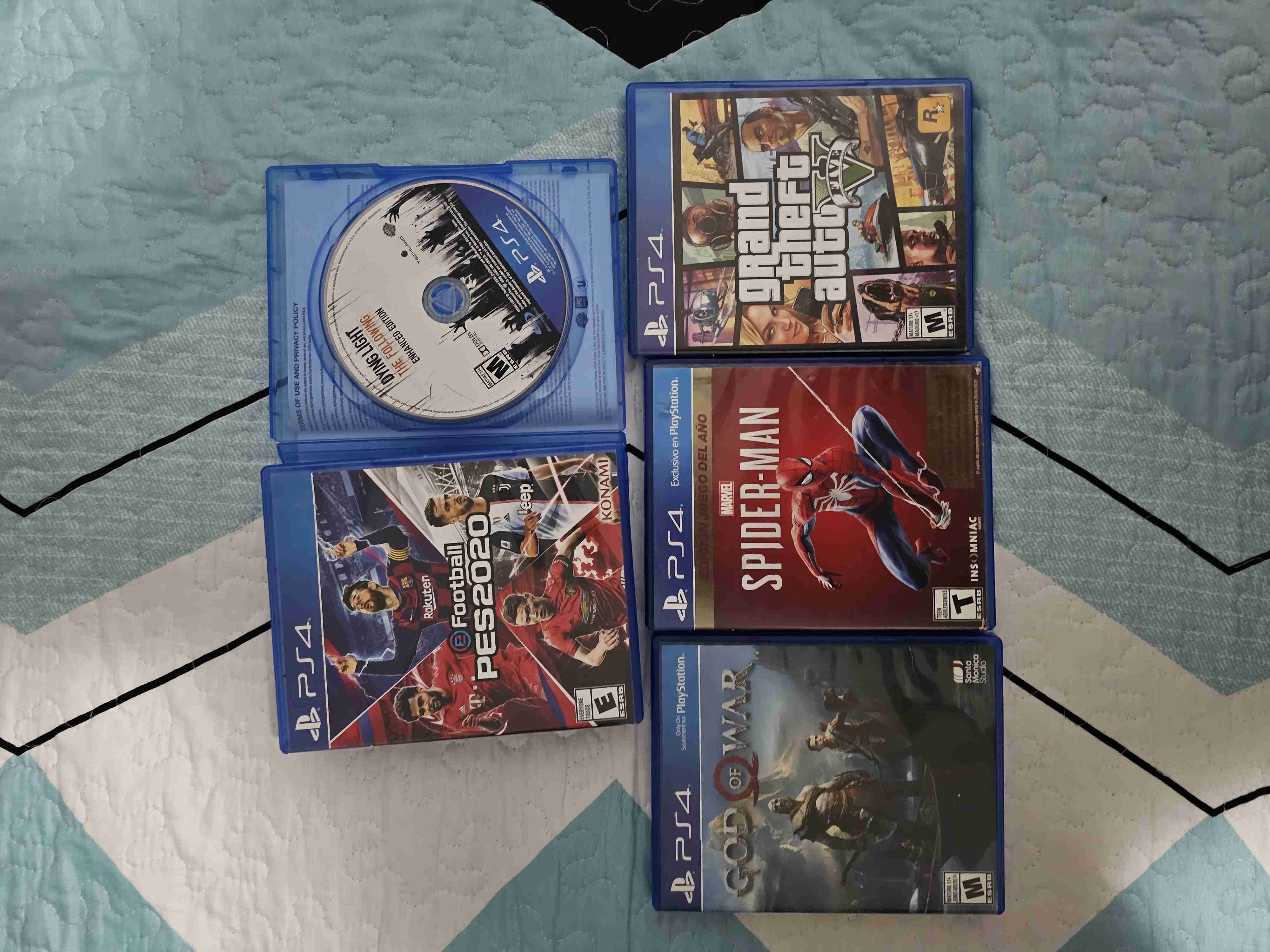 Consola PS4 con juegos y accesorios - miniatura 2