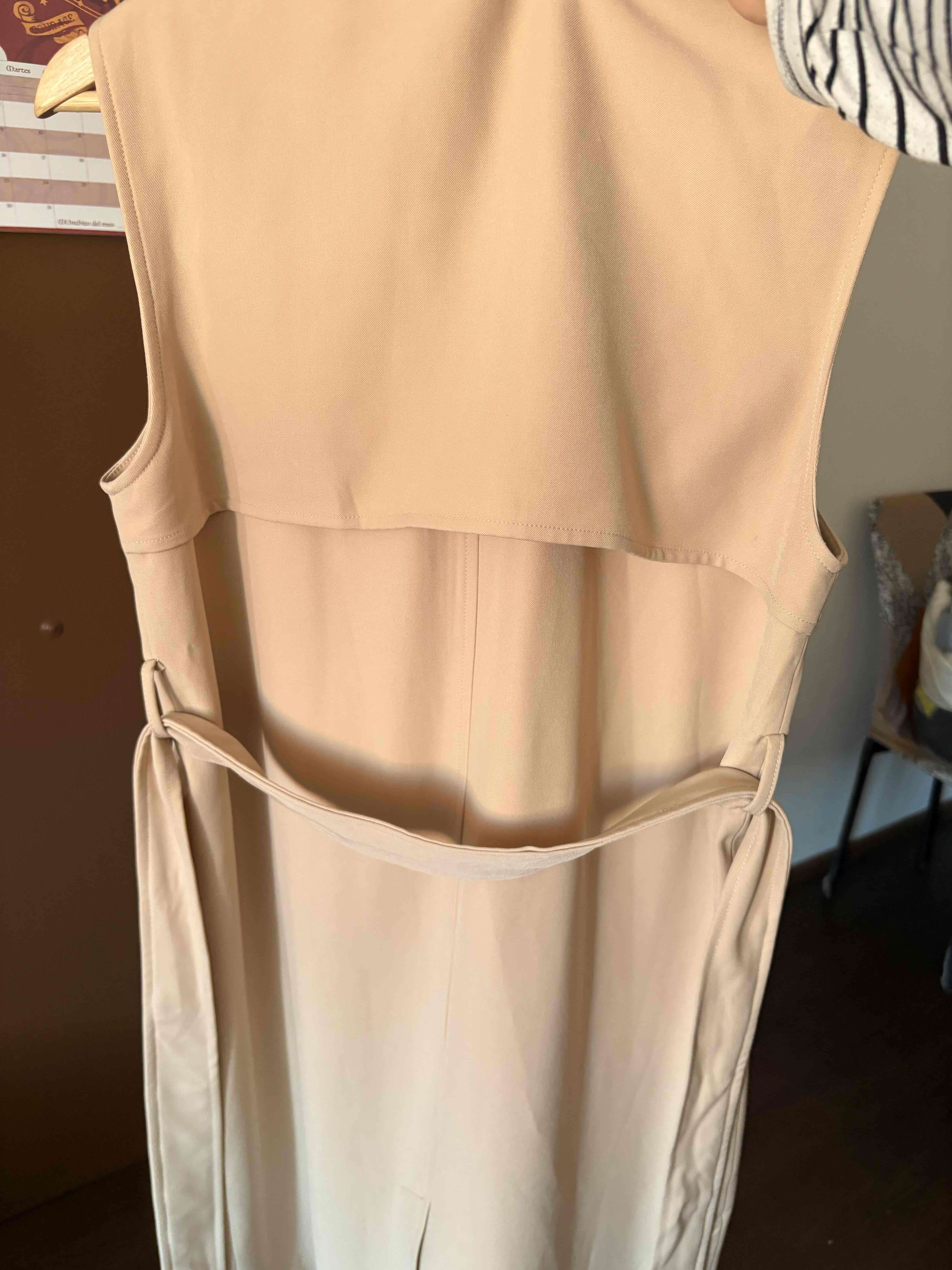 Trench sin mangas beige nueva - miniatura 2