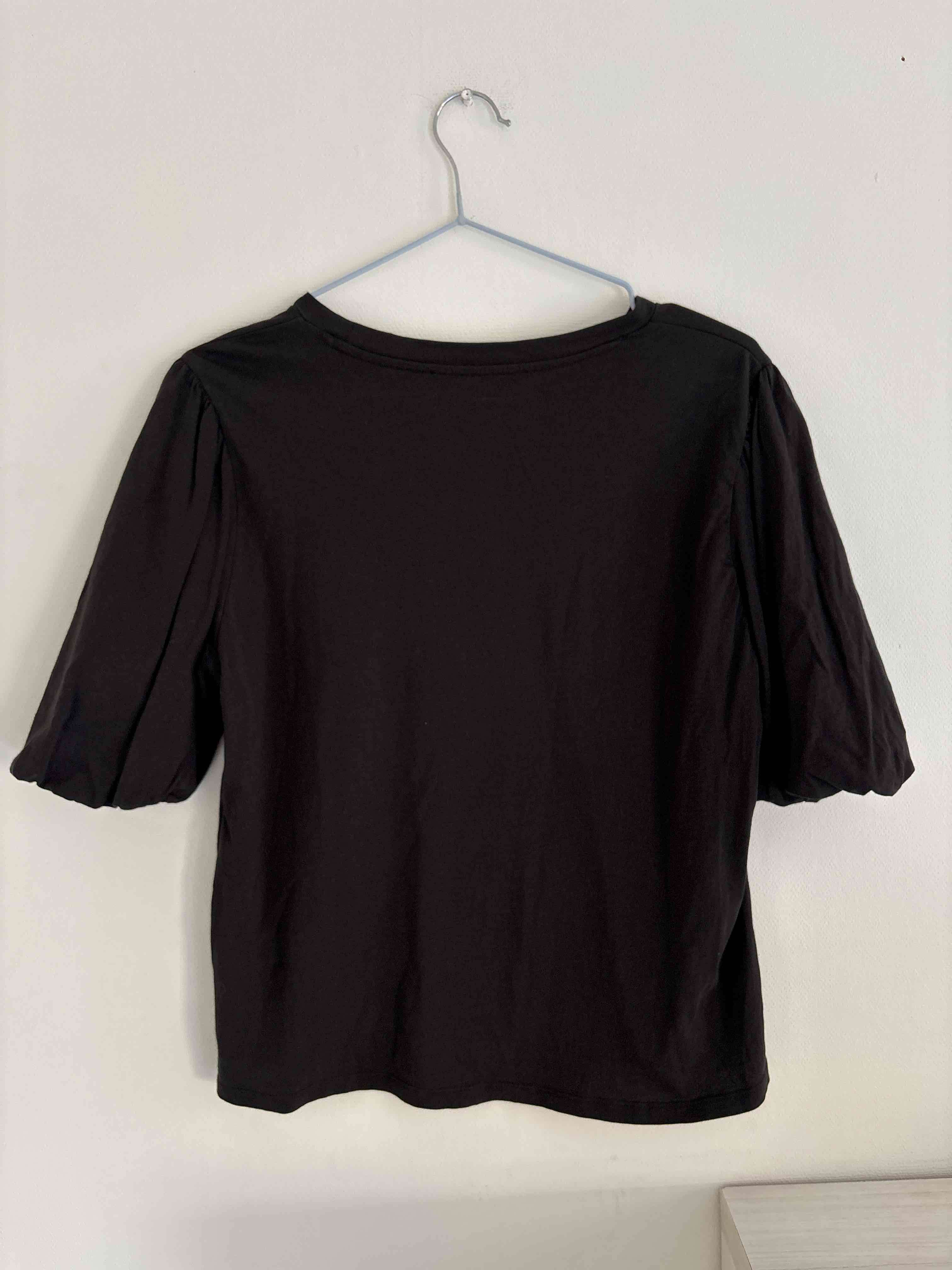 Polera negra manga corta basement - 4