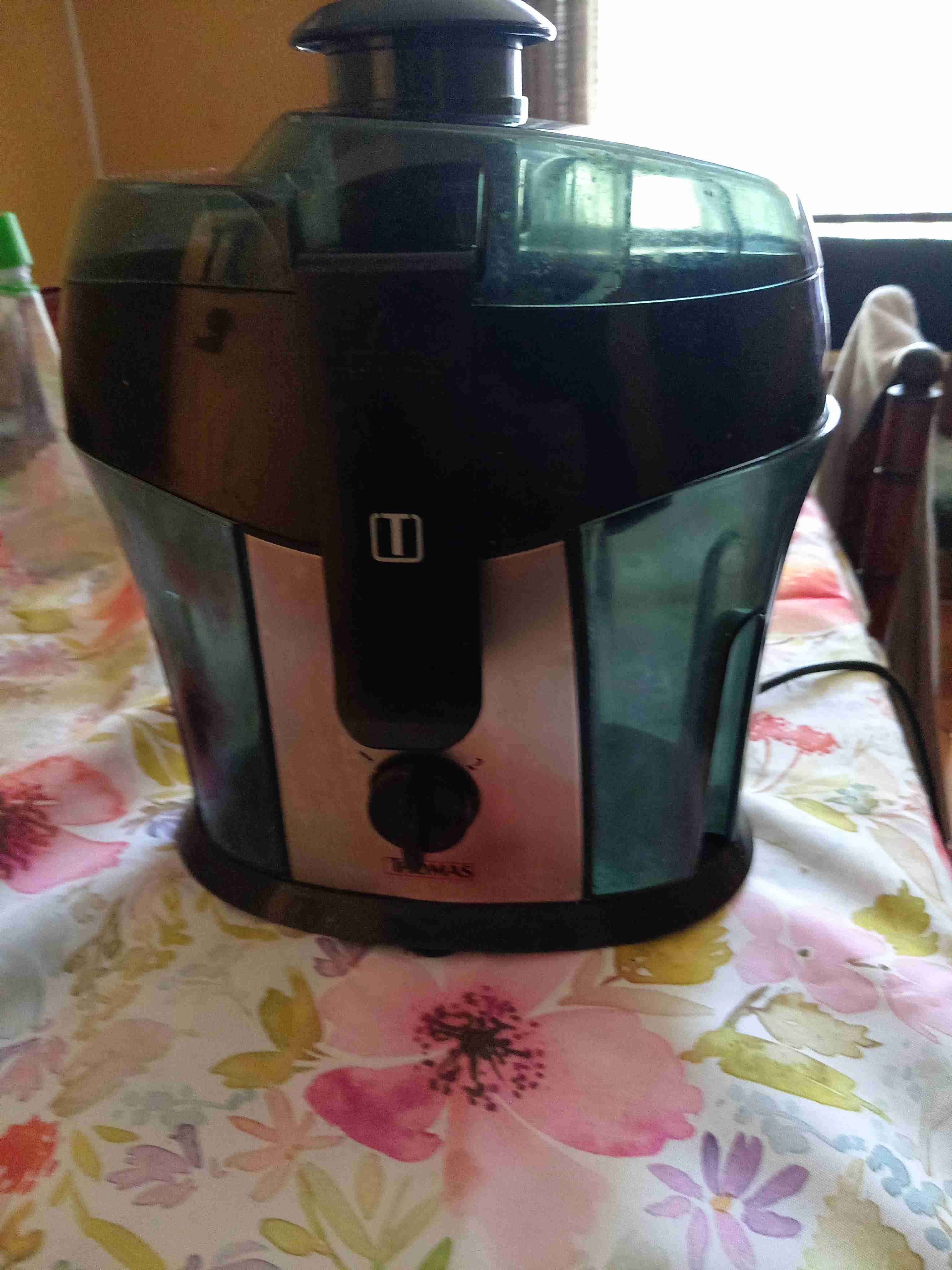 Extractor de jugos negro - miniatura 2