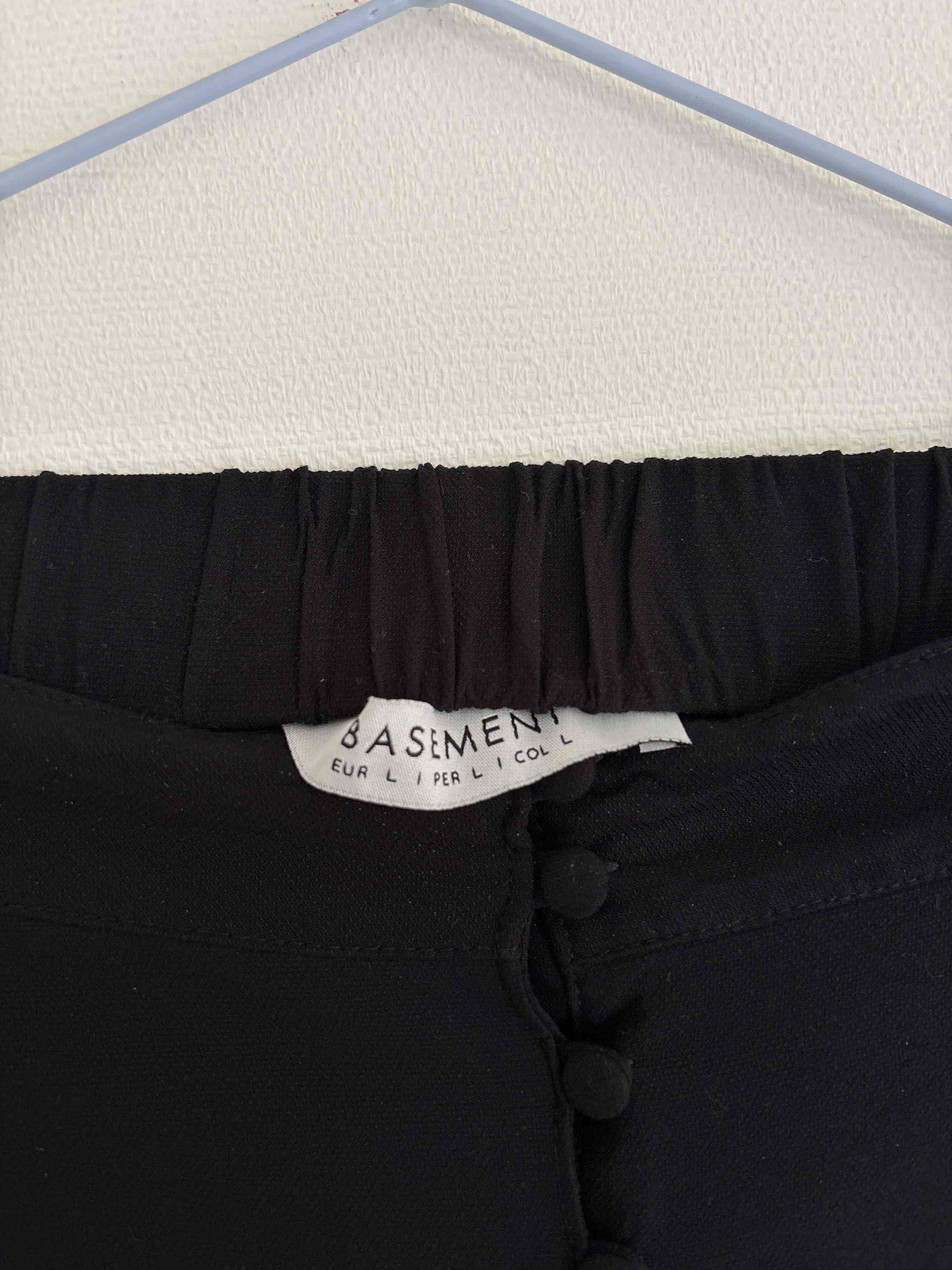 Falda negra con botones - miniatura 3