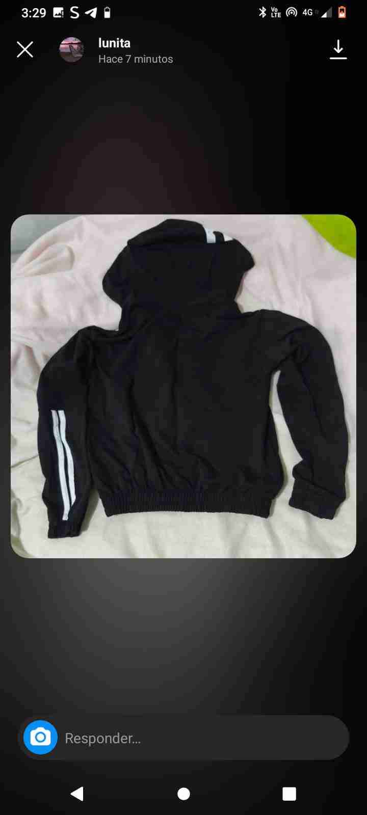 Polerón negro con capucha estampada talla M - 5