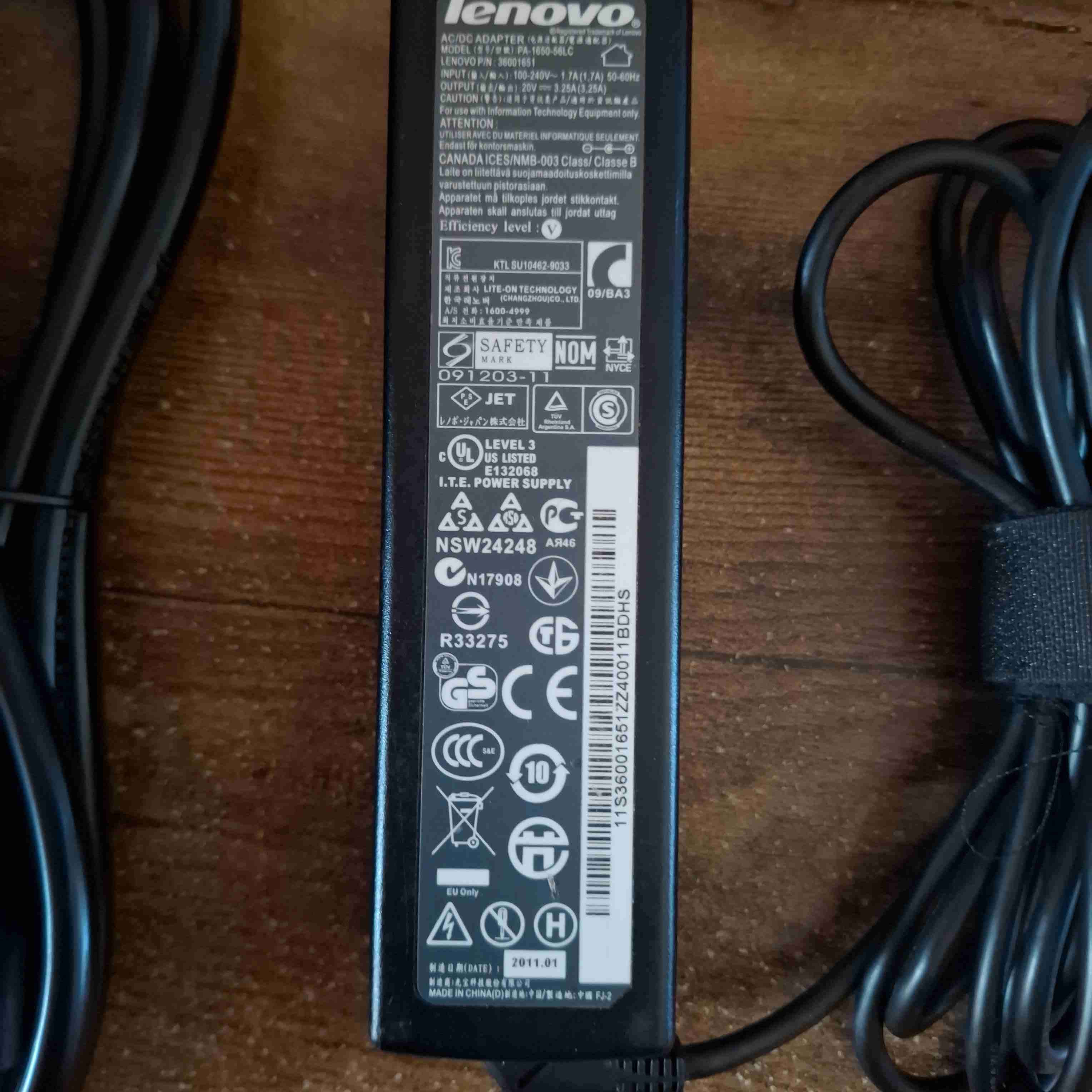 Cargador Lenovo con cable de poder - miniatura 2