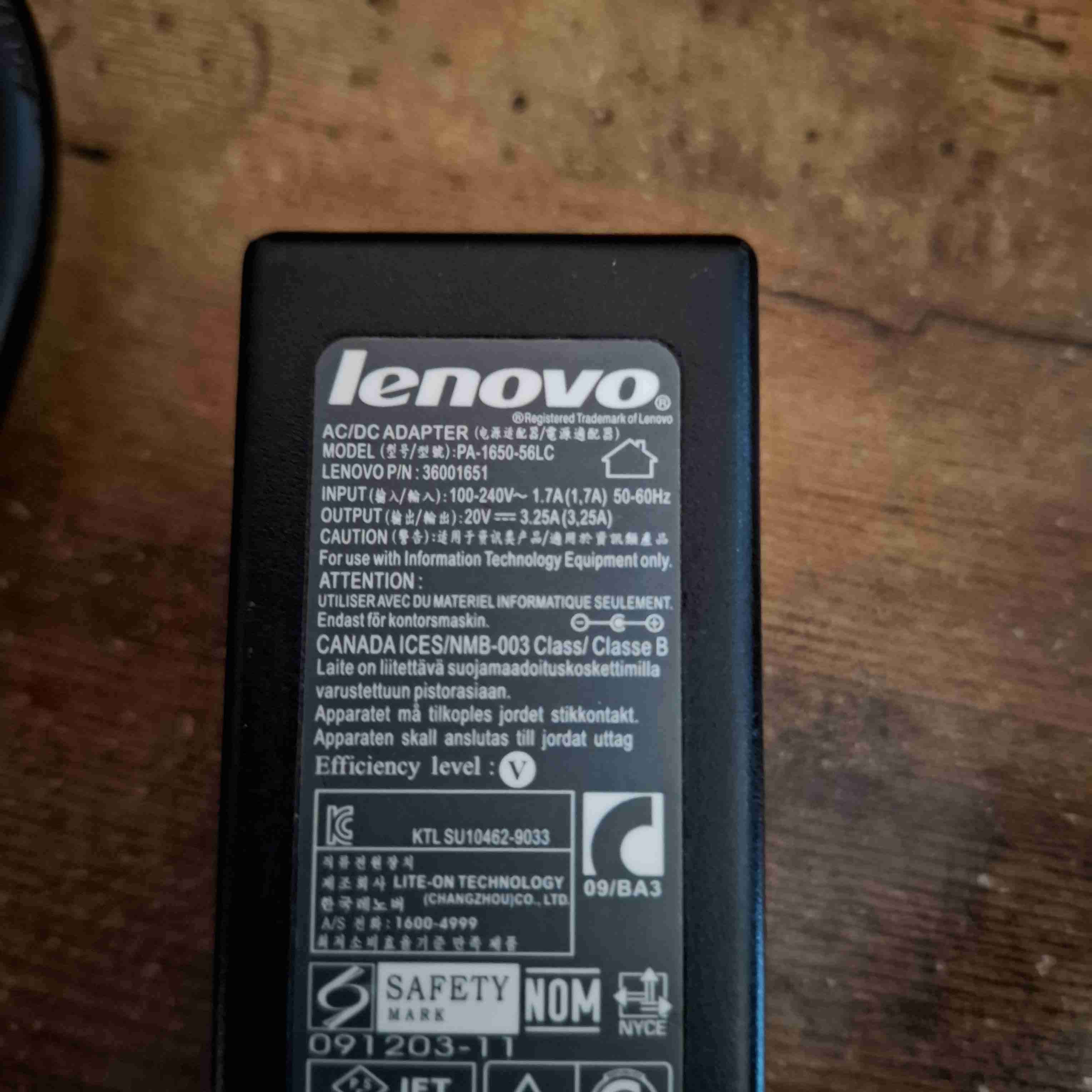 Cargador Lenovo con cable de poder - miniatura 3