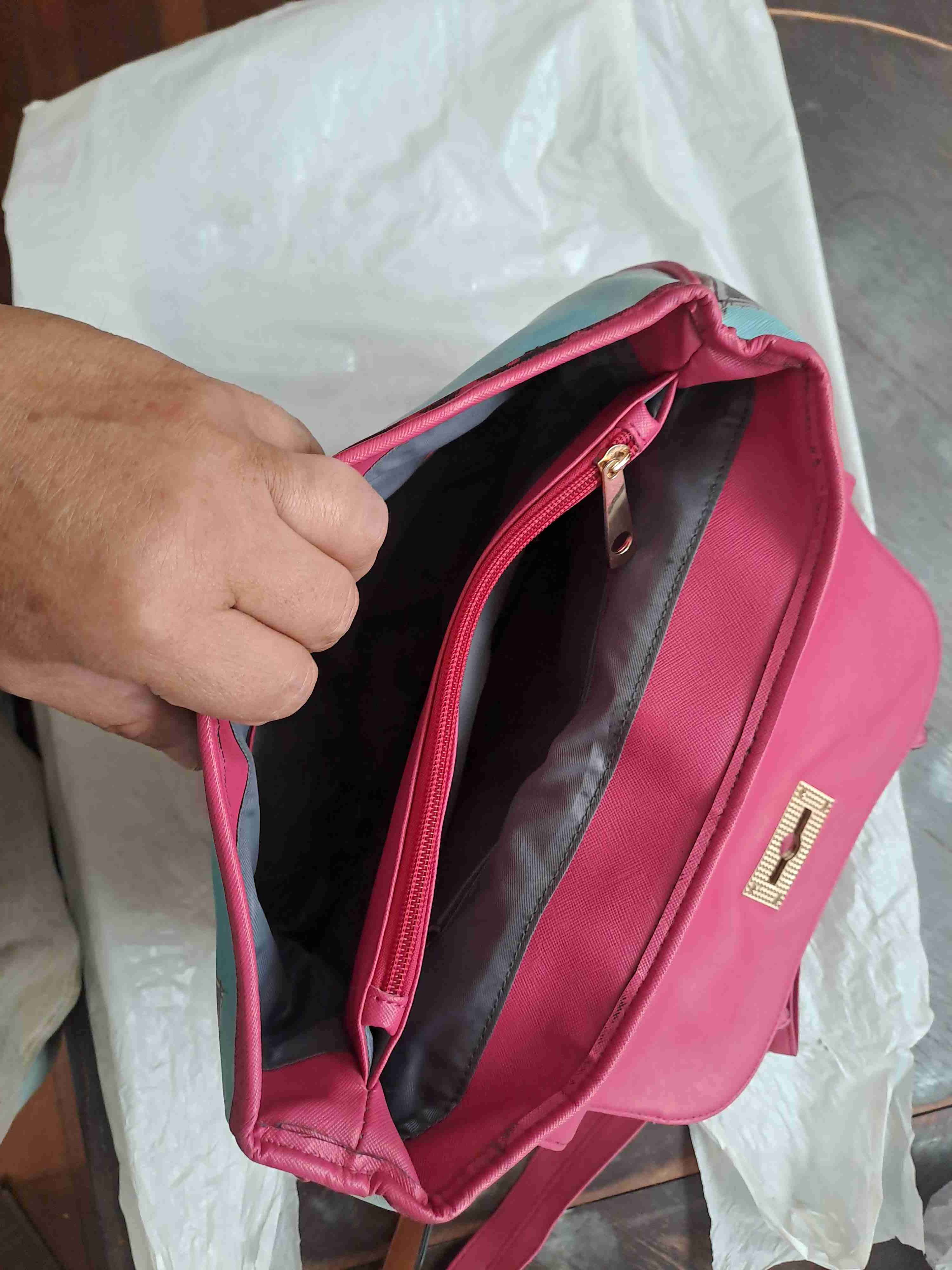 Bolso rosa con estampado urbano - miniatura 2