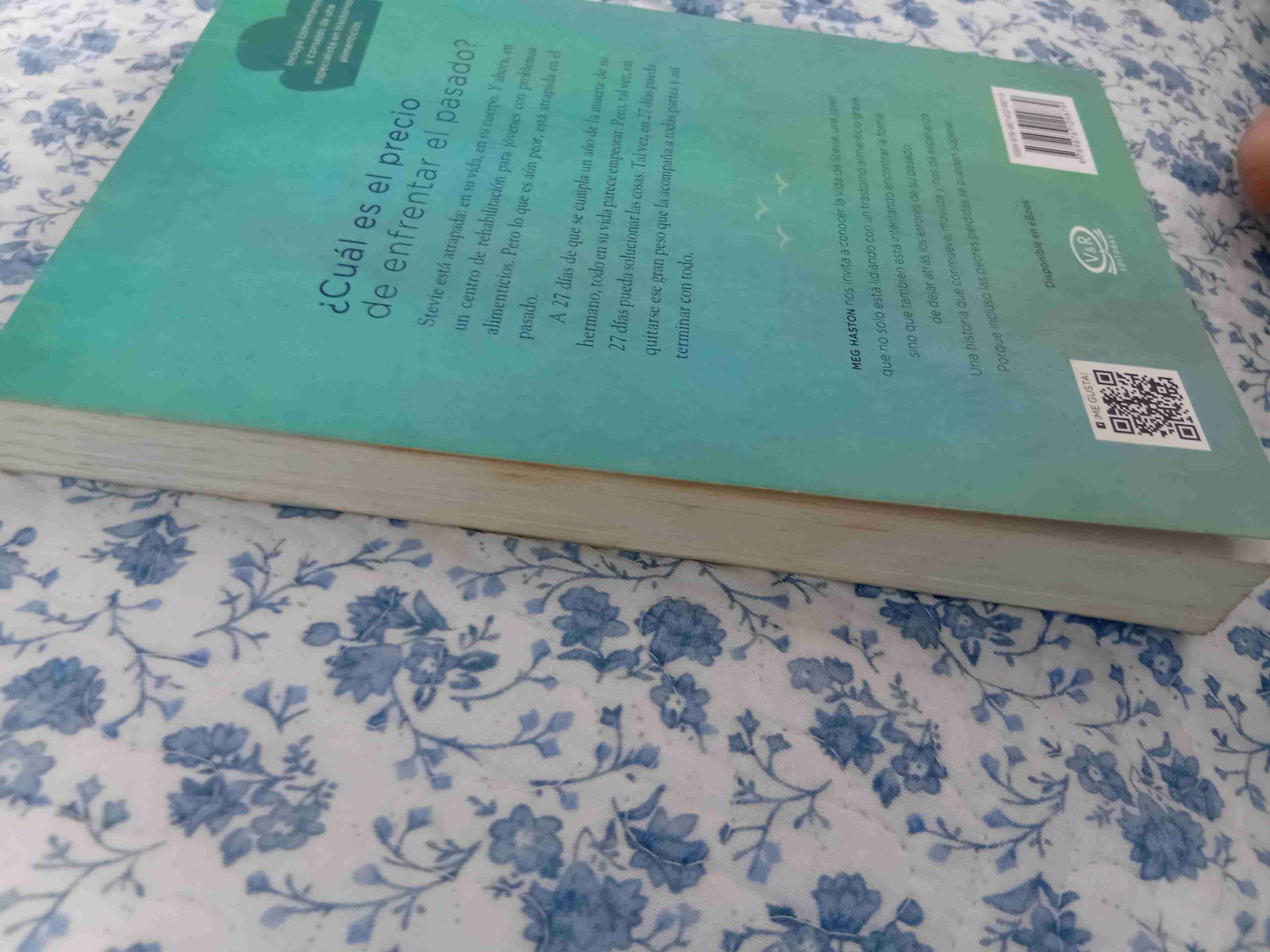 Libro 'Paperweight' de Meg Haston - miniatura 3