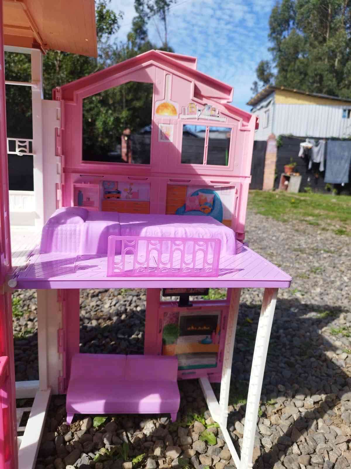 Casa de muñecas rosa - 4