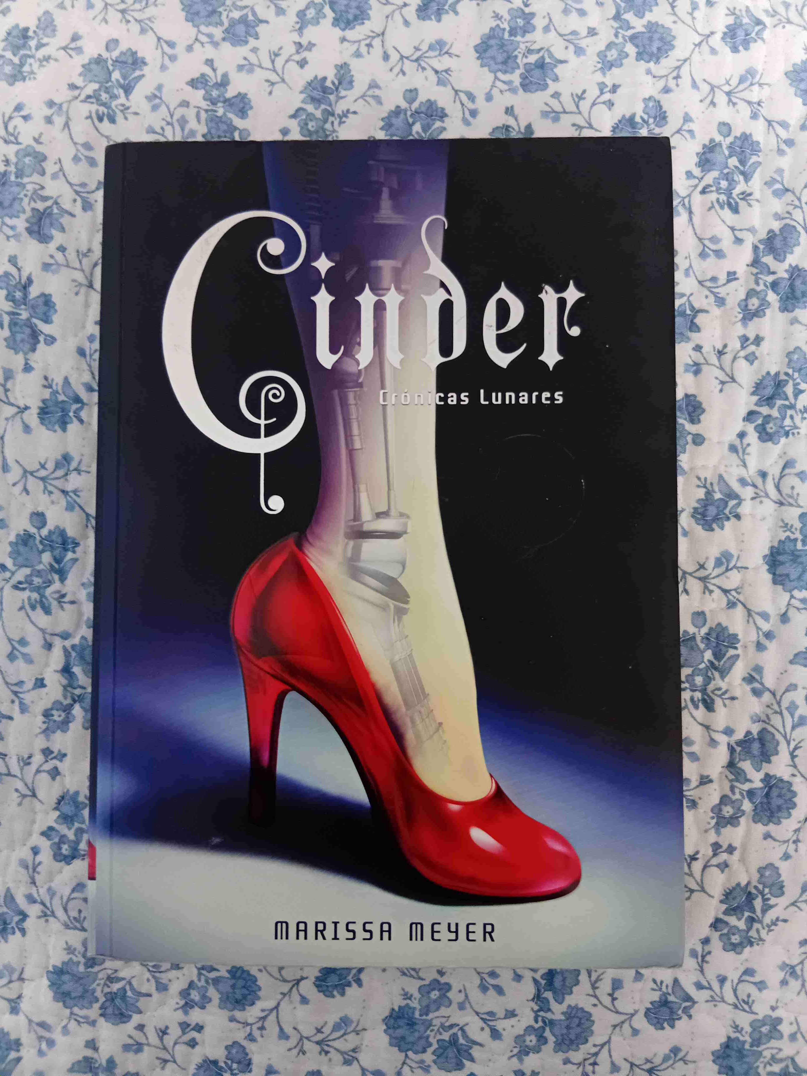 Cinder- Marissa Meyer - miniatura 1