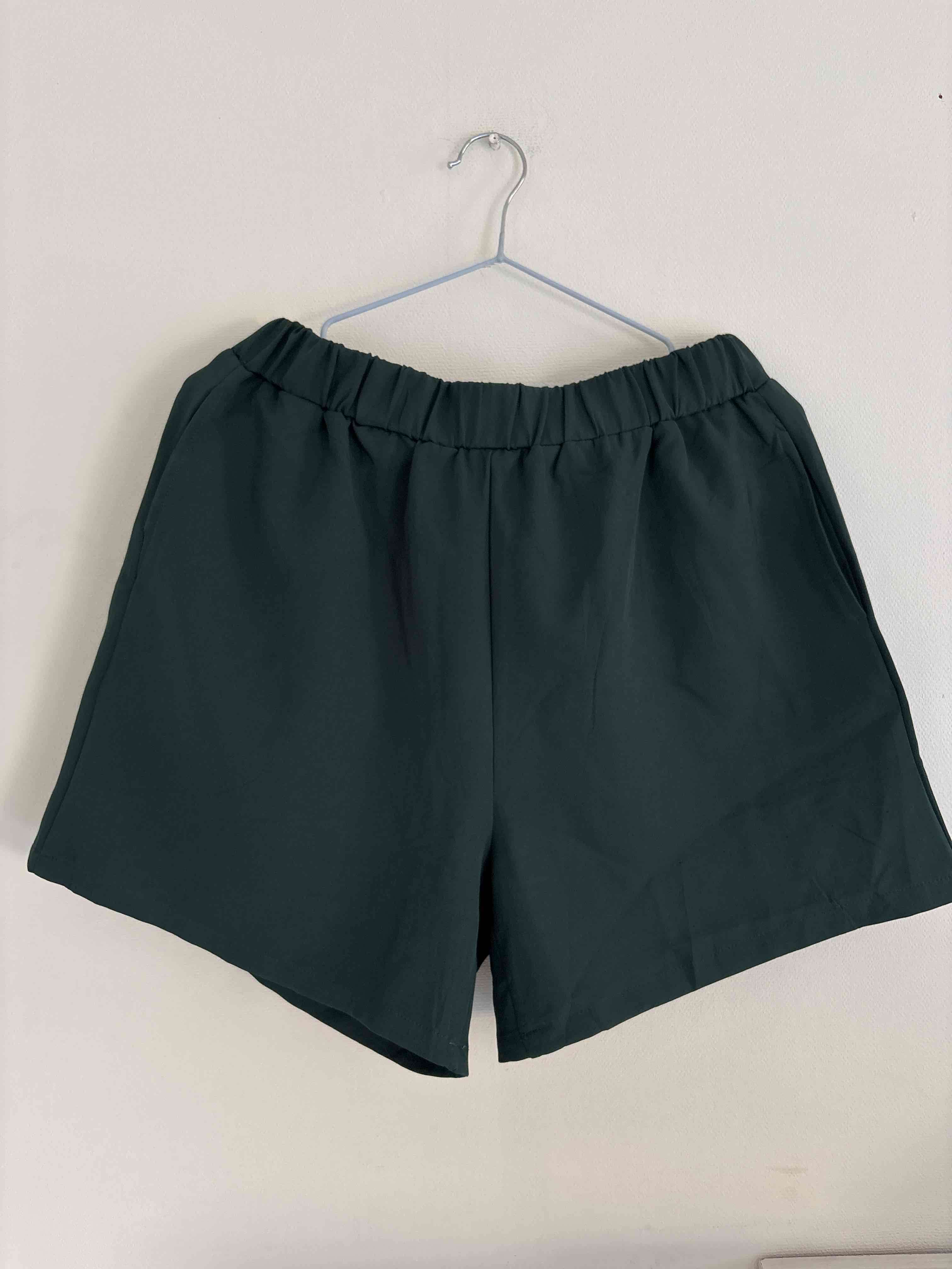 Shorts verde oscuro - 1