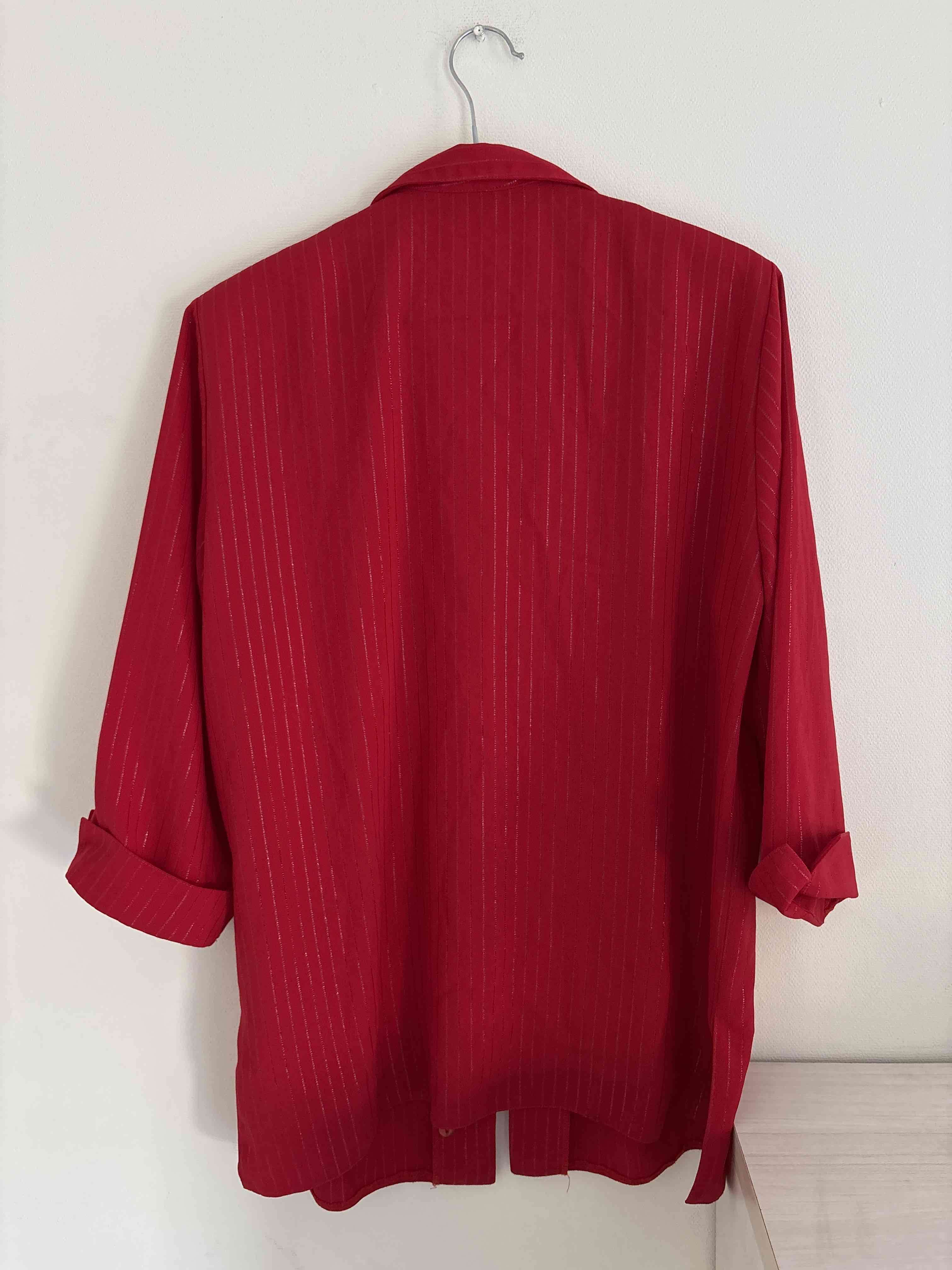 Blusa roja abotonada - miniatura 5