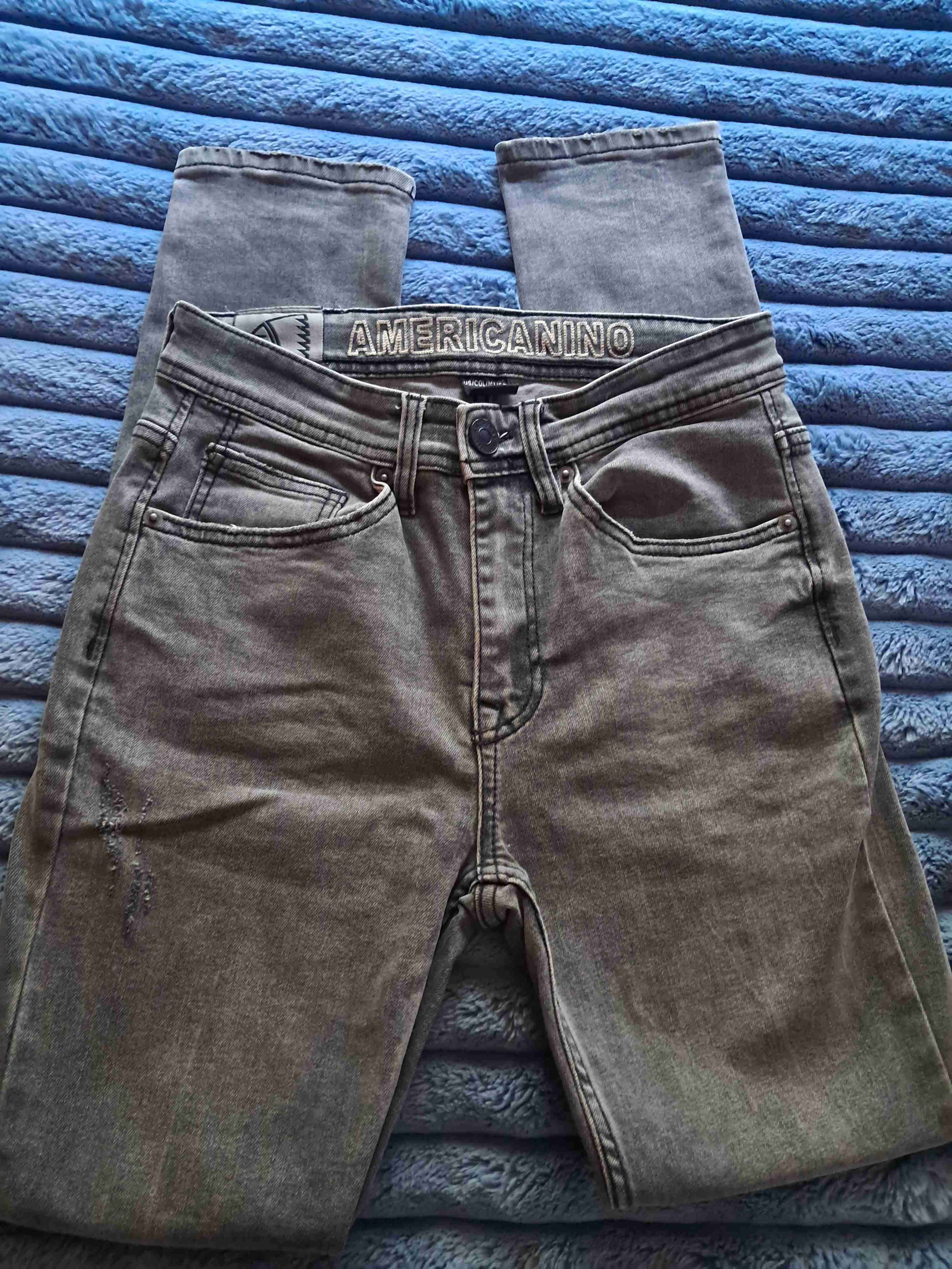 Jeans grises desgastados - miniatura 4