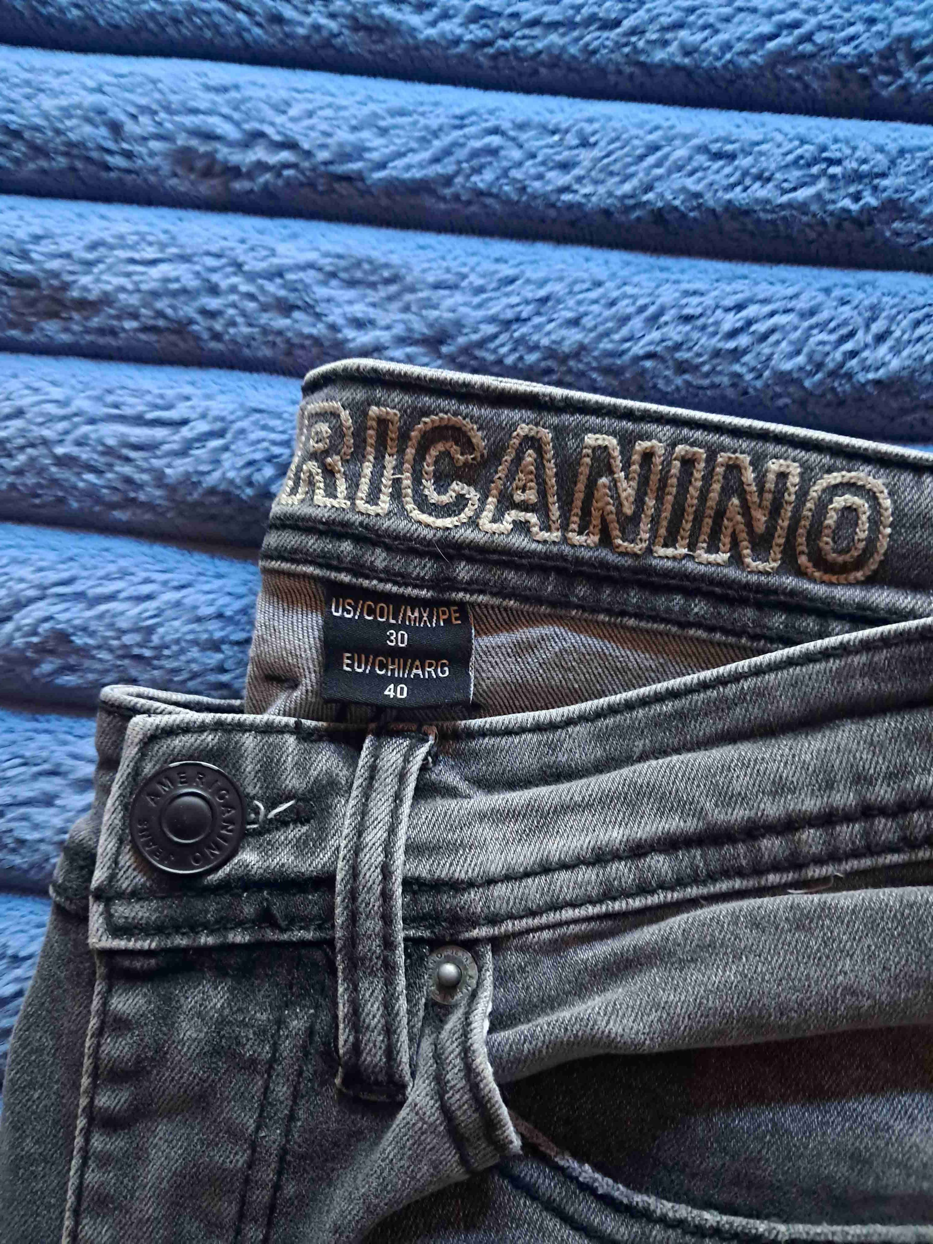 Jeans grises desgastados - miniatura 6