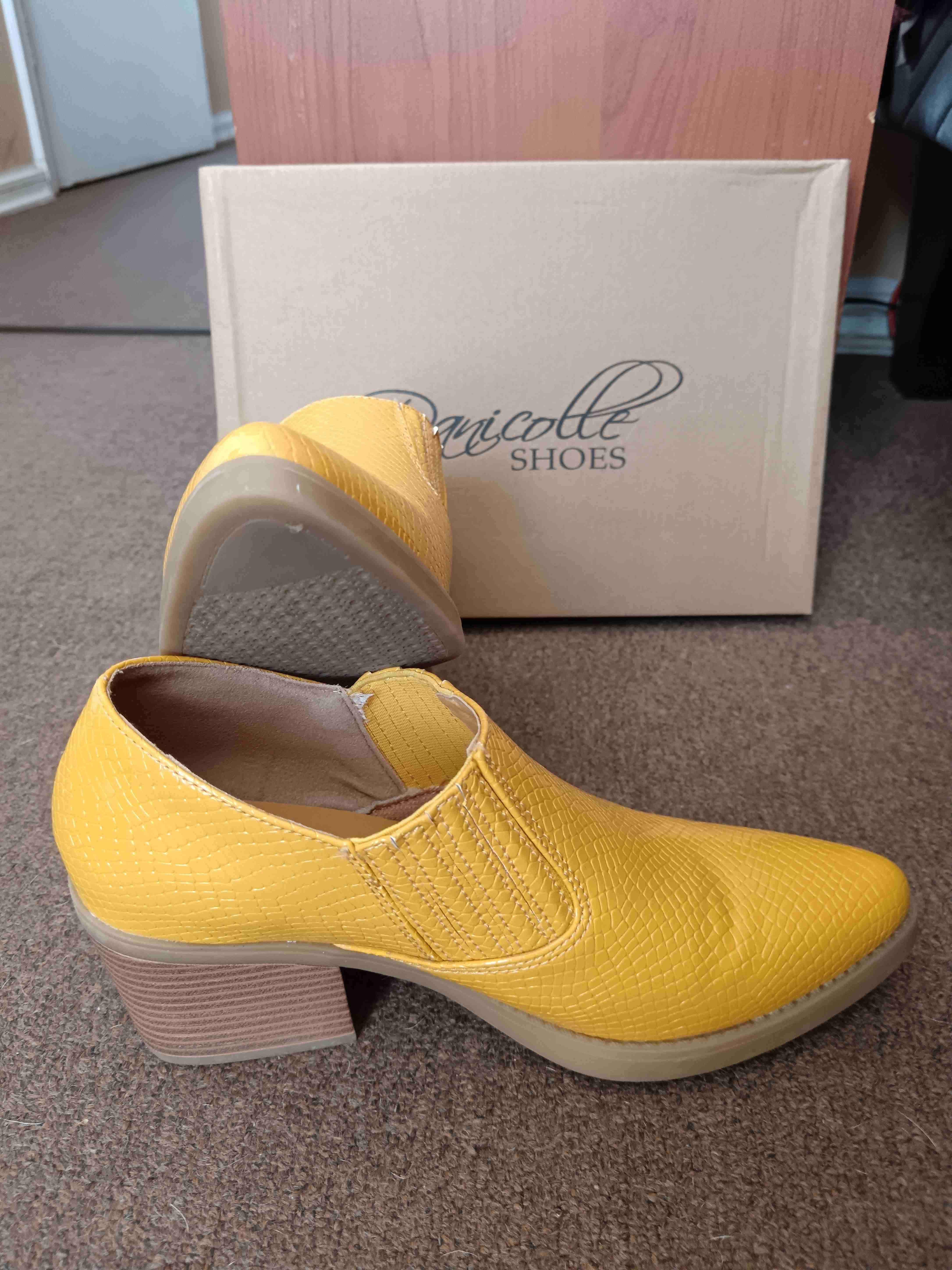 Botines amarillos de charol - miniatura 2