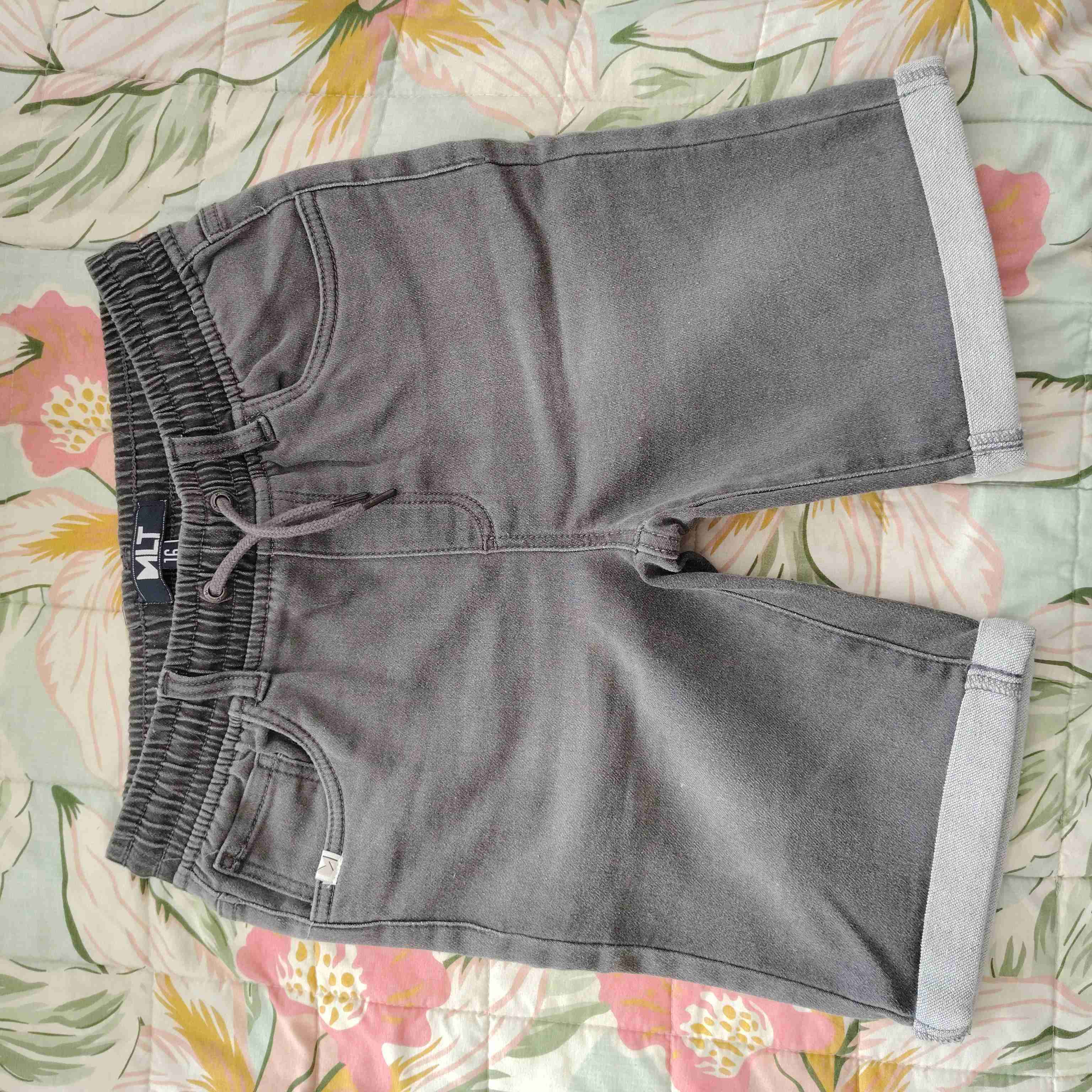 Shorts grises de mezclilla - 1