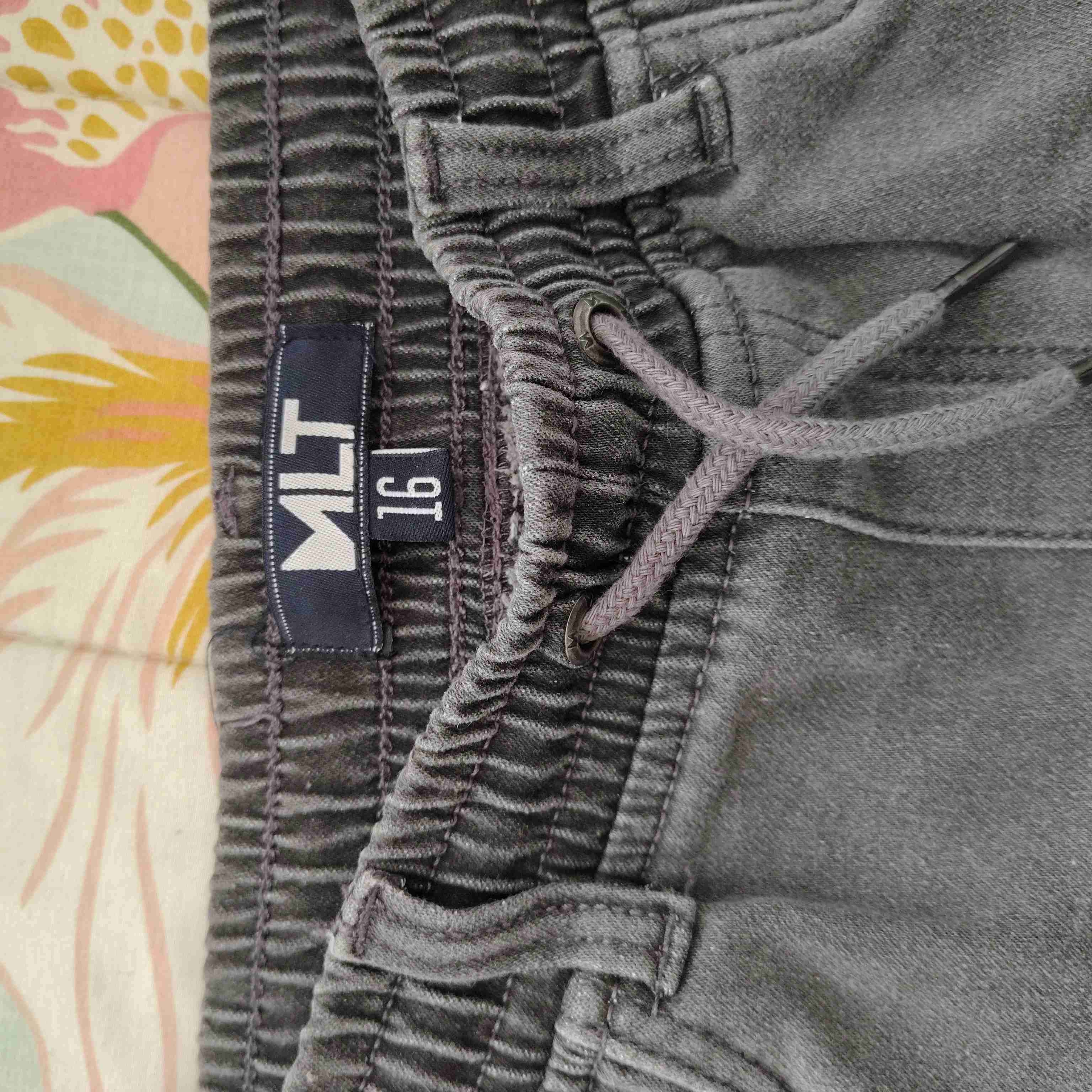 Shorts grises de mezclilla - 2