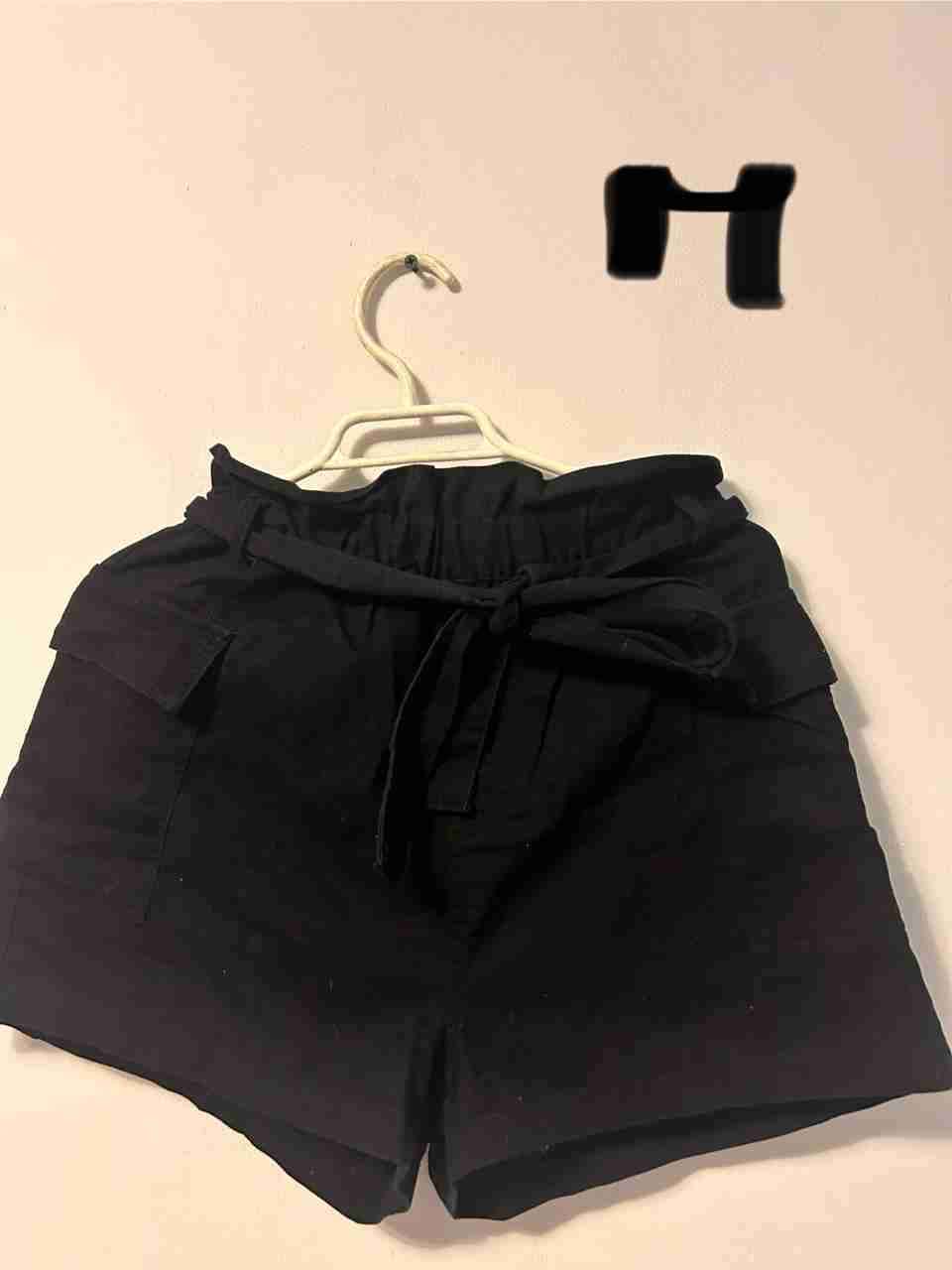 Shorts negros con lazo