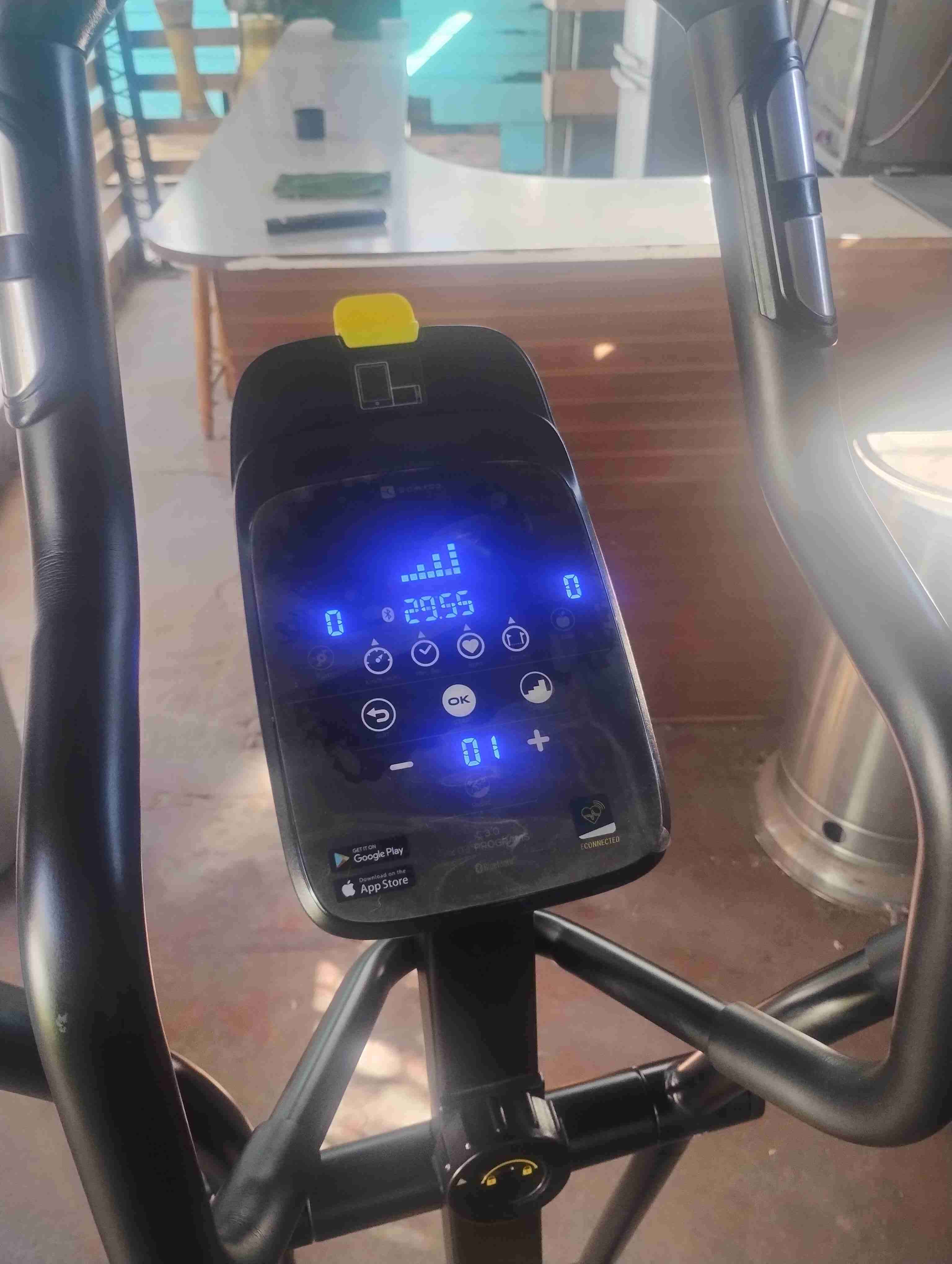 Bicicleta elíptica con pantalla digital - 1