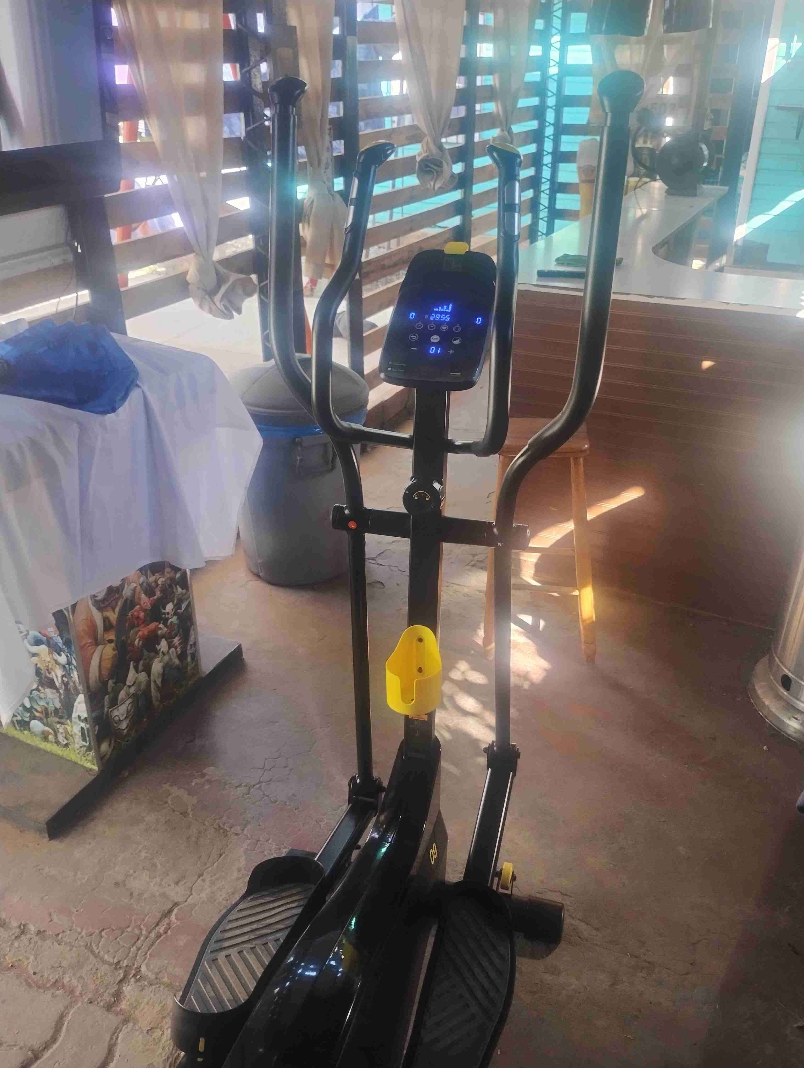 Bicicleta elíptica con pantalla digital - 4
