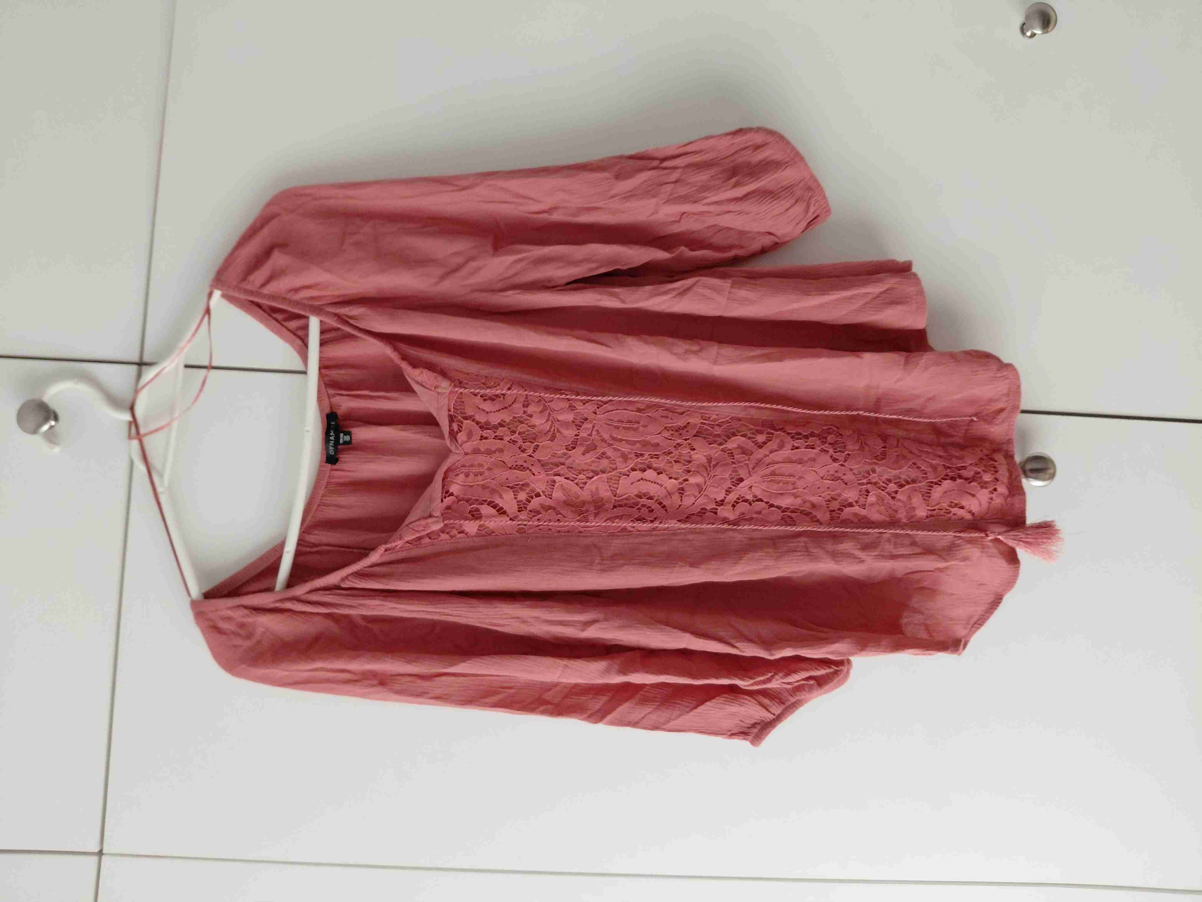 Blusa rosada con encaje BohoChic - miniatura 2