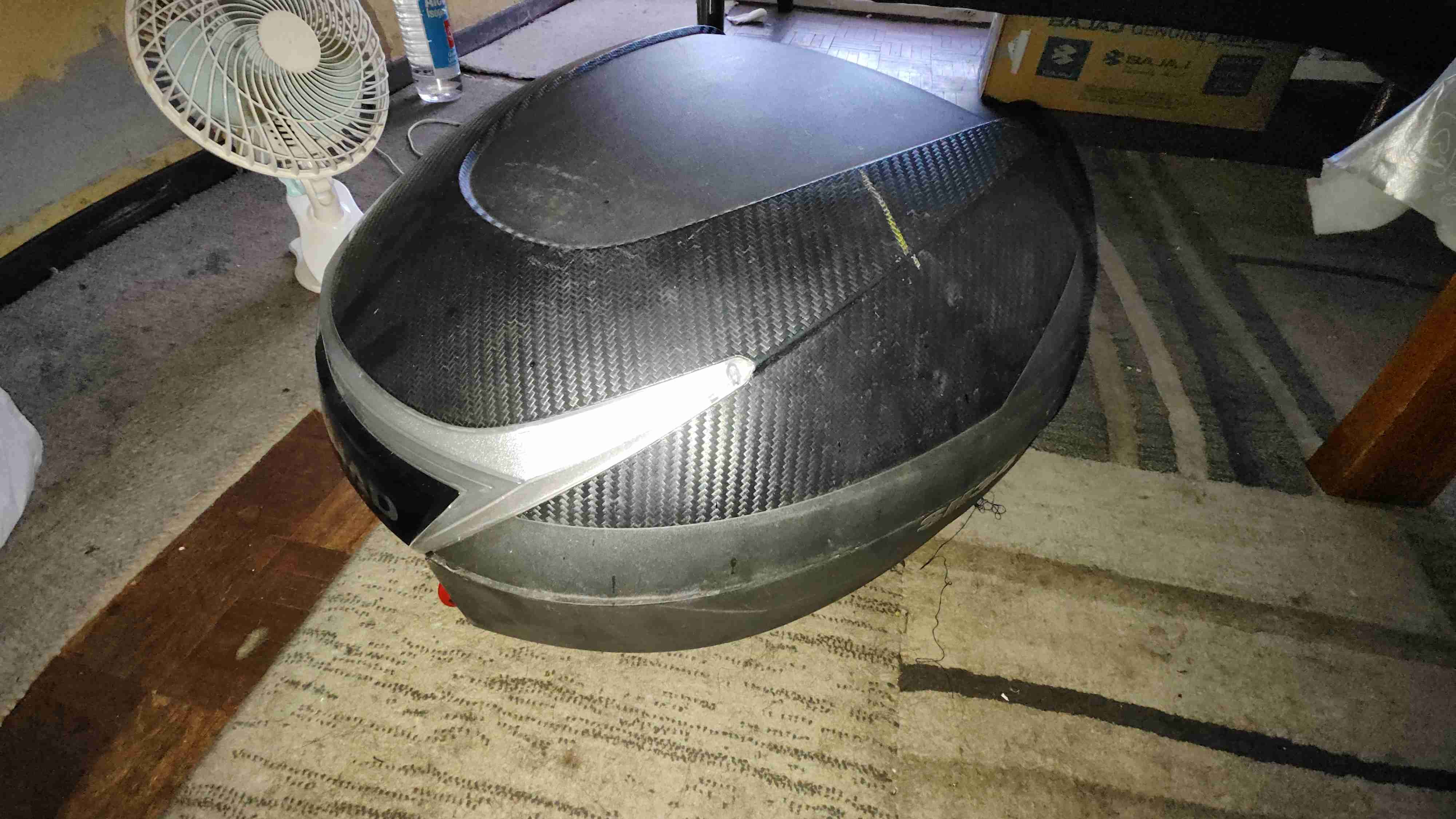 Baúl trasero para moto negro - miniatura 1