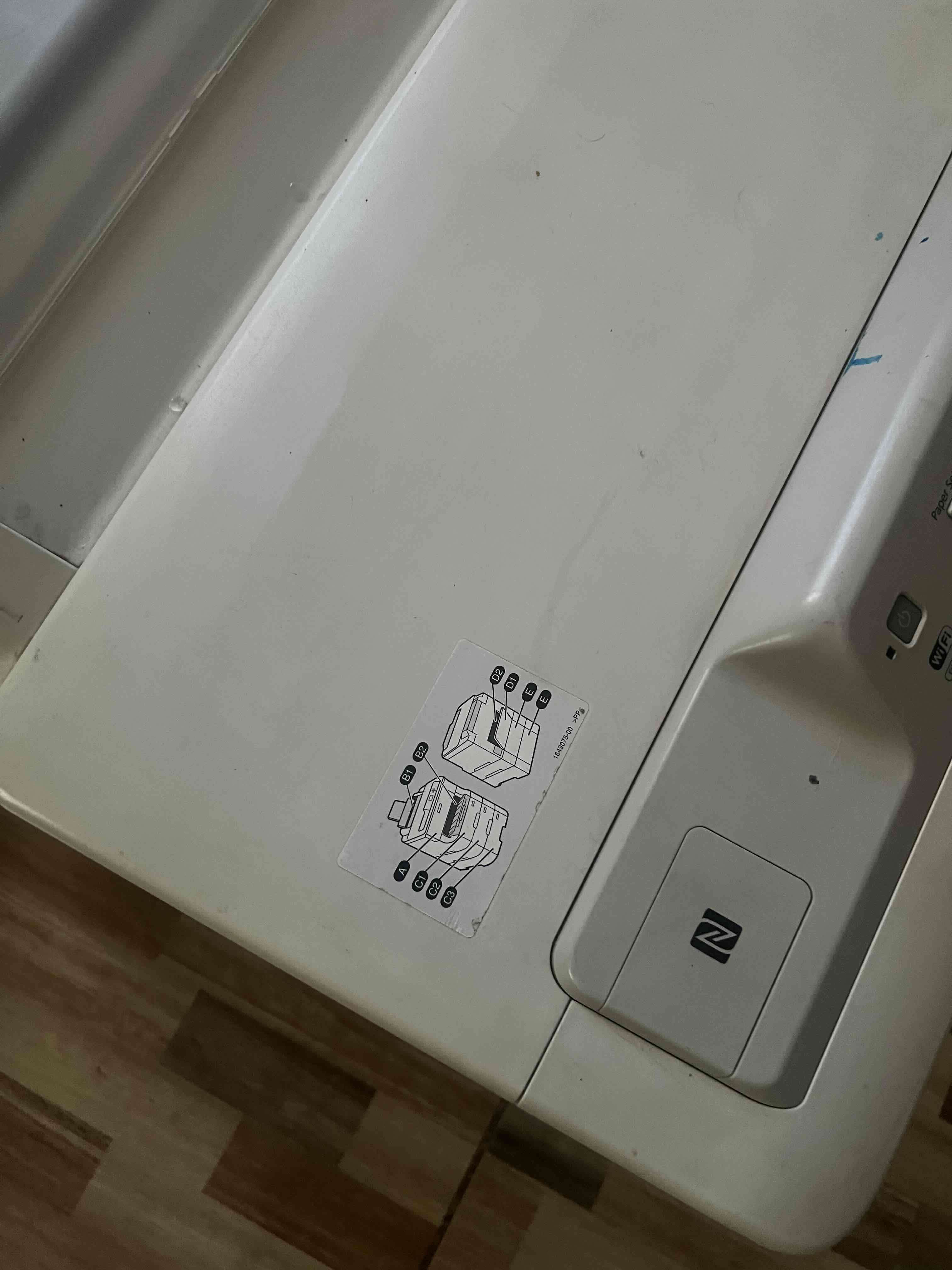 Impresora multifuncional Epson blanca - miniatura 6