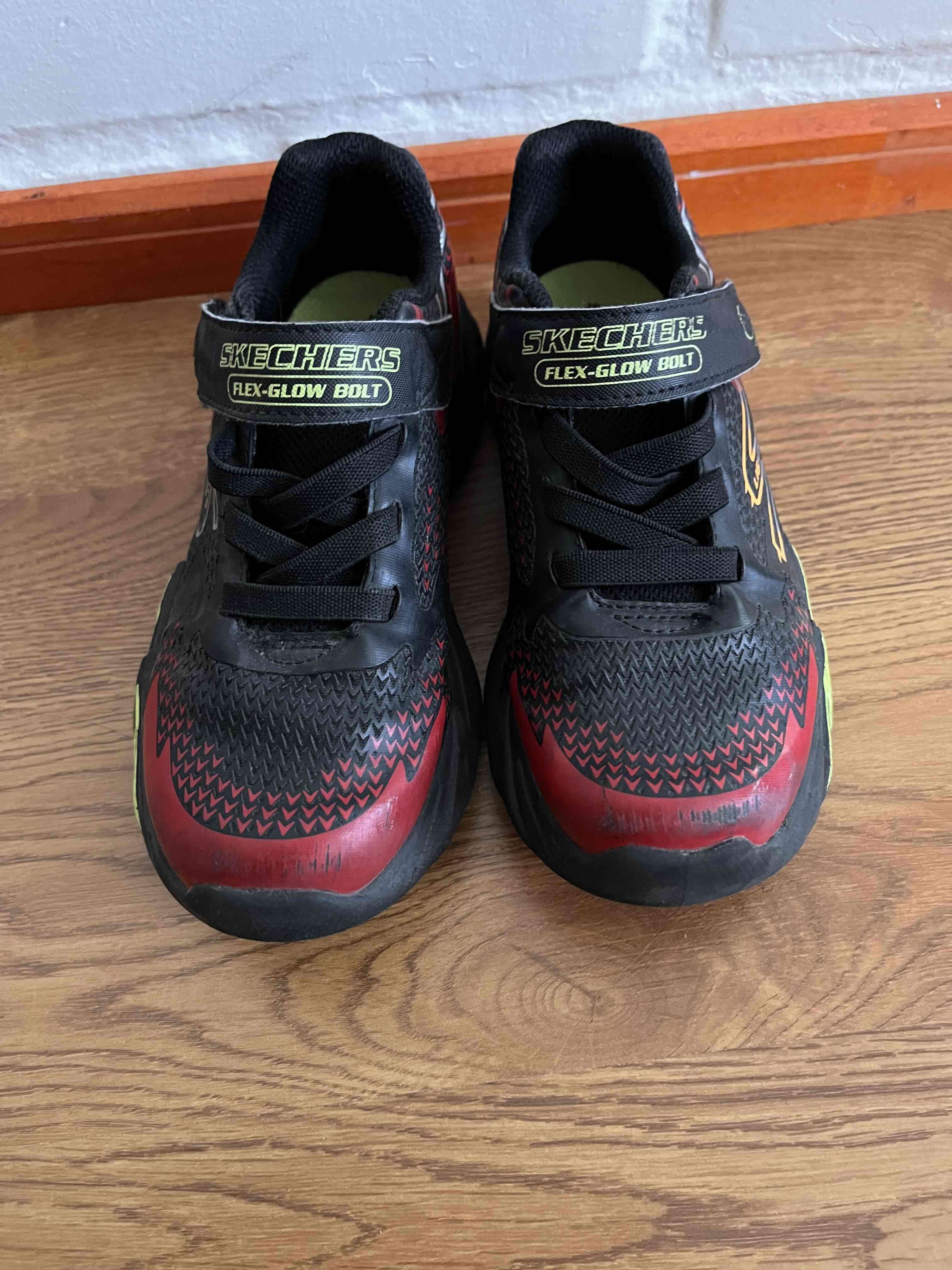 Zapatos Skechers con luces - miniatura 3