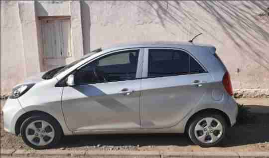 Auto Kia Morning plateado 2015 - miniatura 2