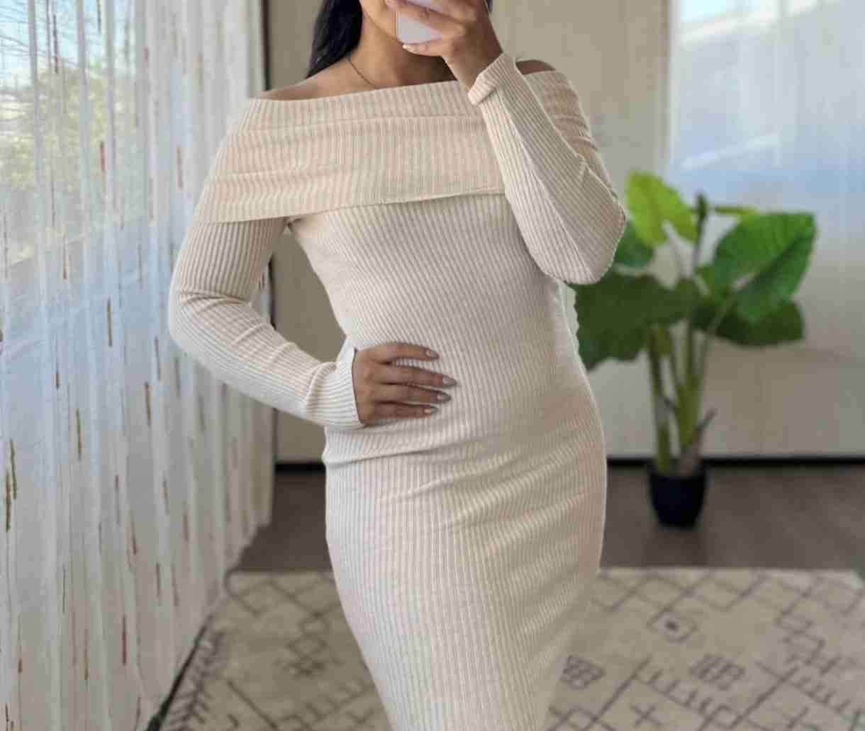 Vestido beige de hombros descubiertos - 2