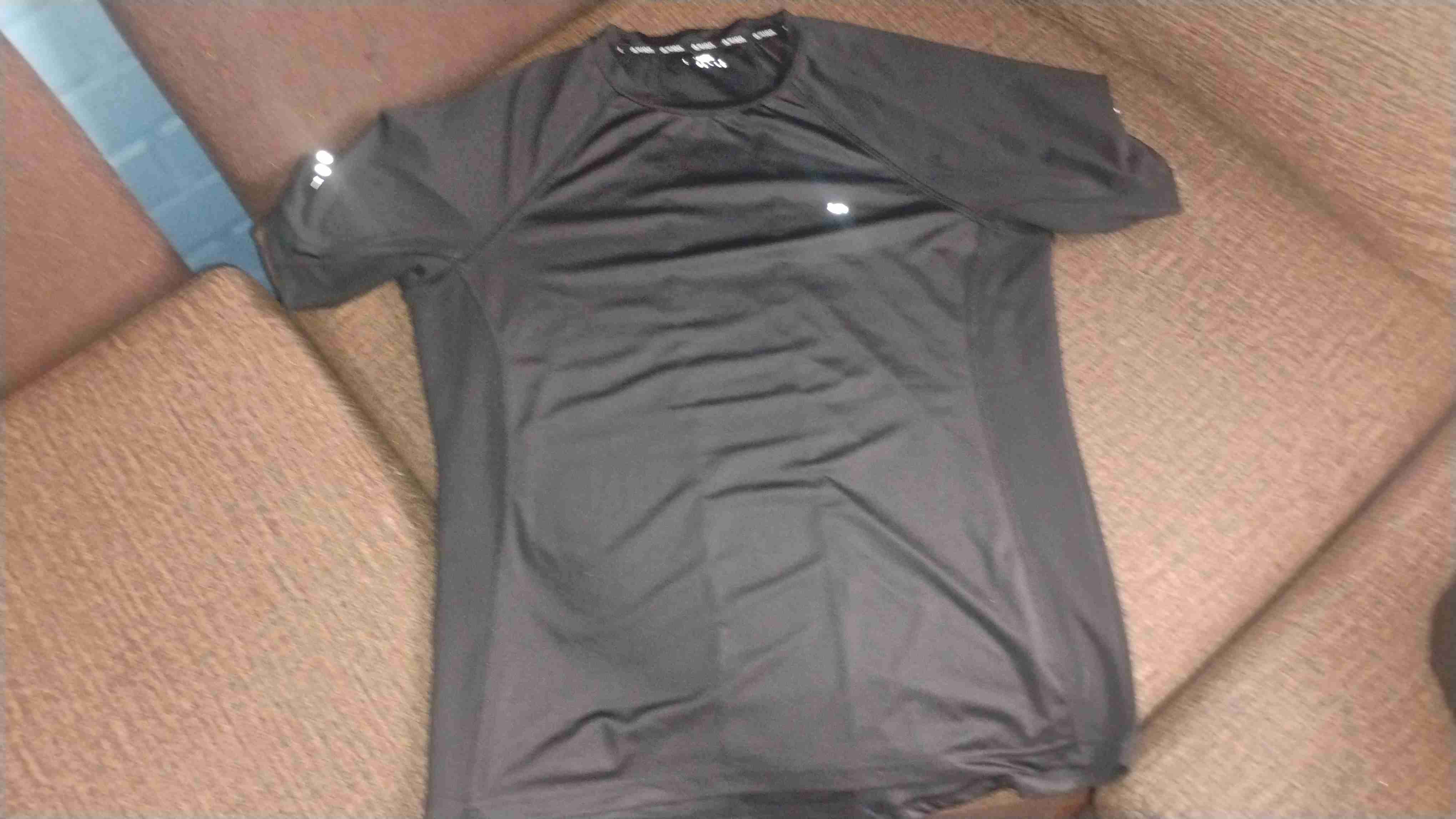 Polera deportiva negra - 2