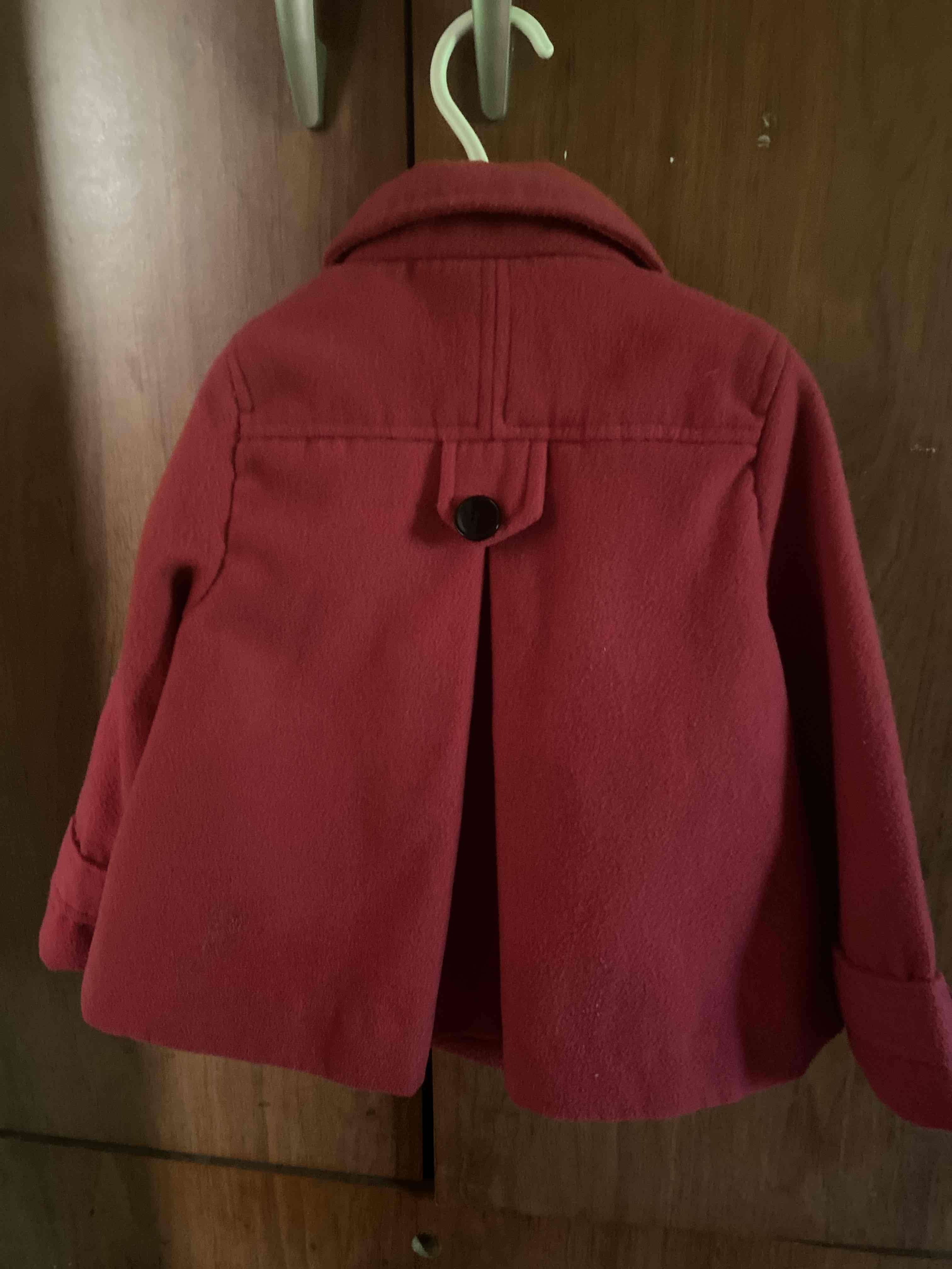 Abrigo rojo infantil - miniatura 3