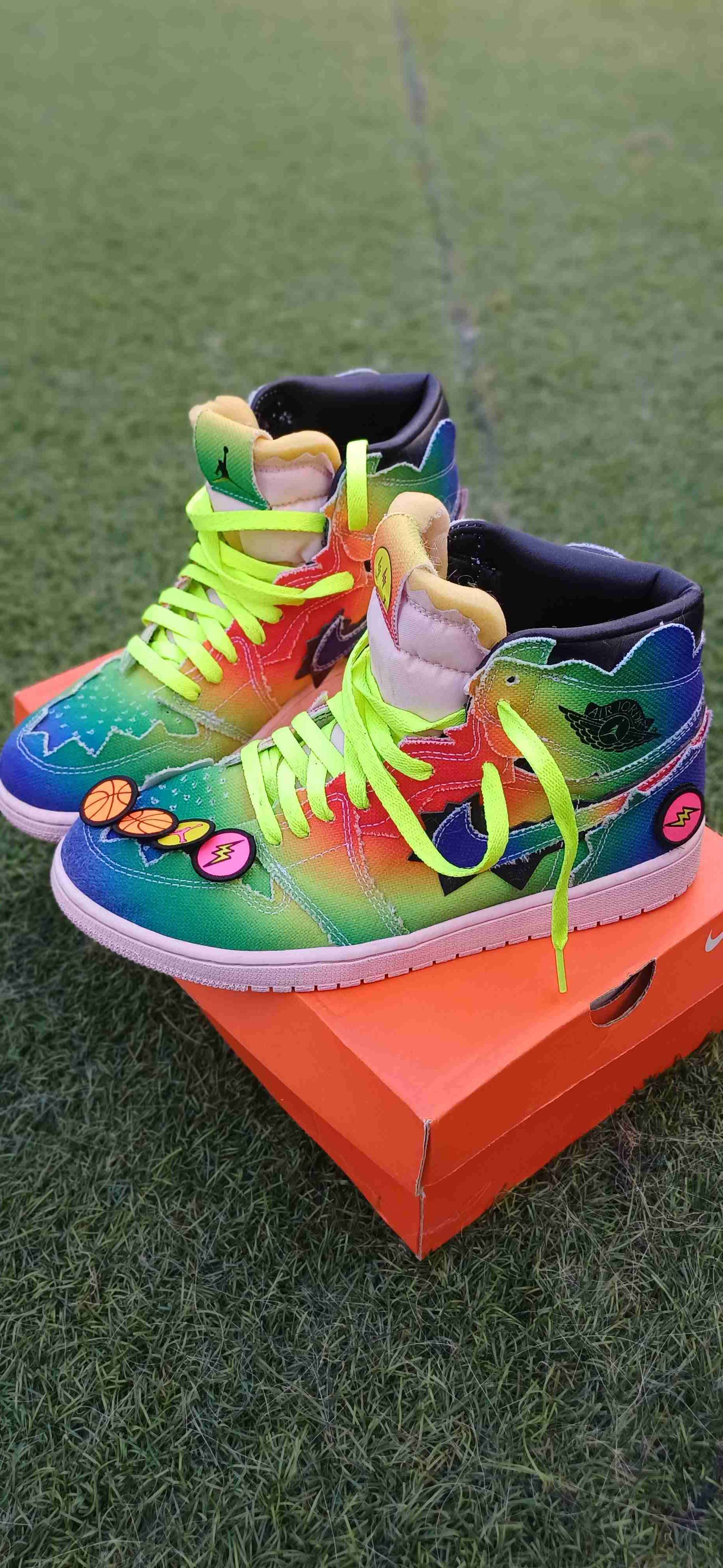 Air Jordan 1 Retro High OG x J Balvin - 2