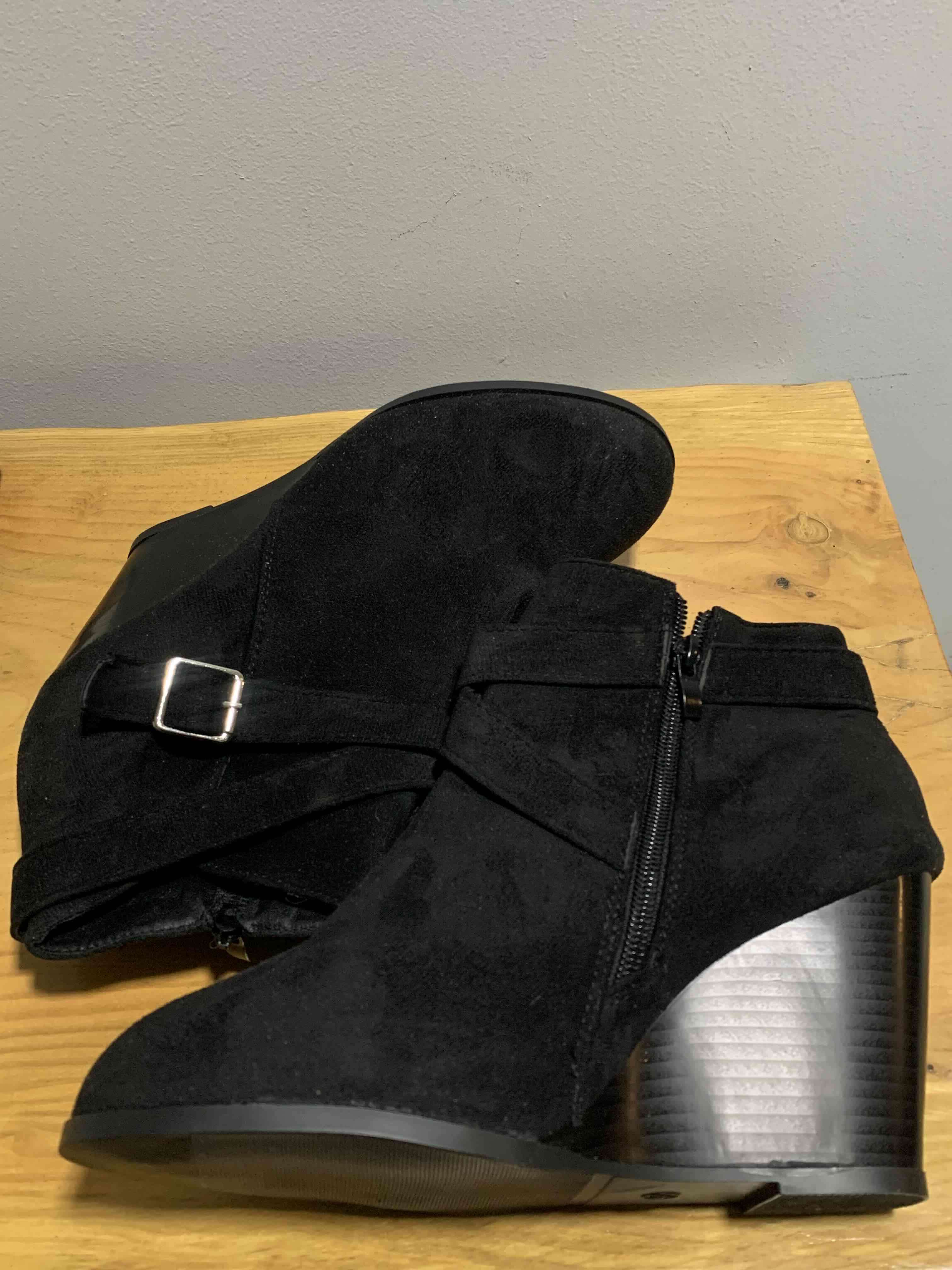 Botines negros con tacón talla 41 - miniatura 3