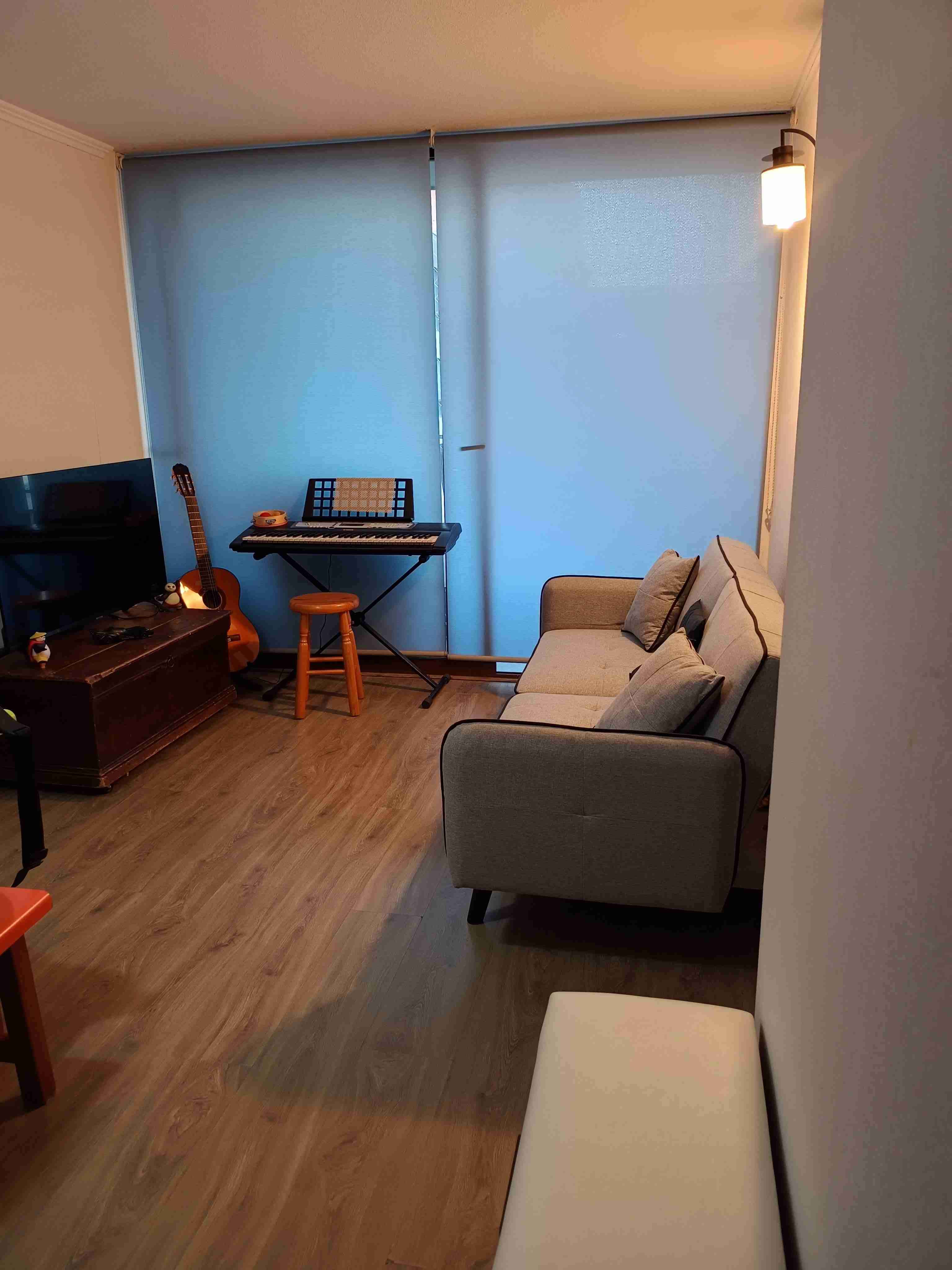 Sofá cama moderno con parlante - miniatura 2