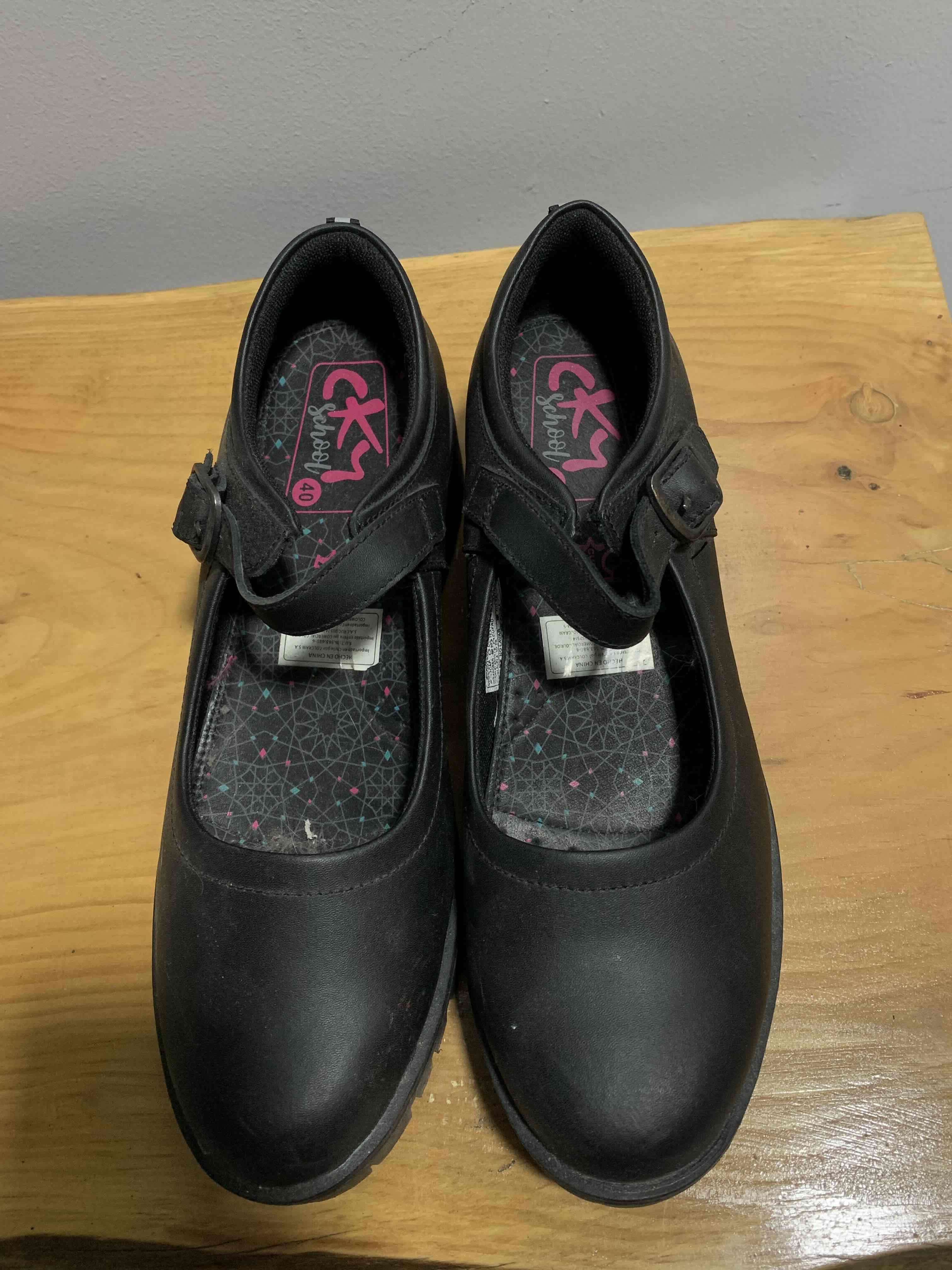 Zapatos de colegio talla 40 - miniatura 3