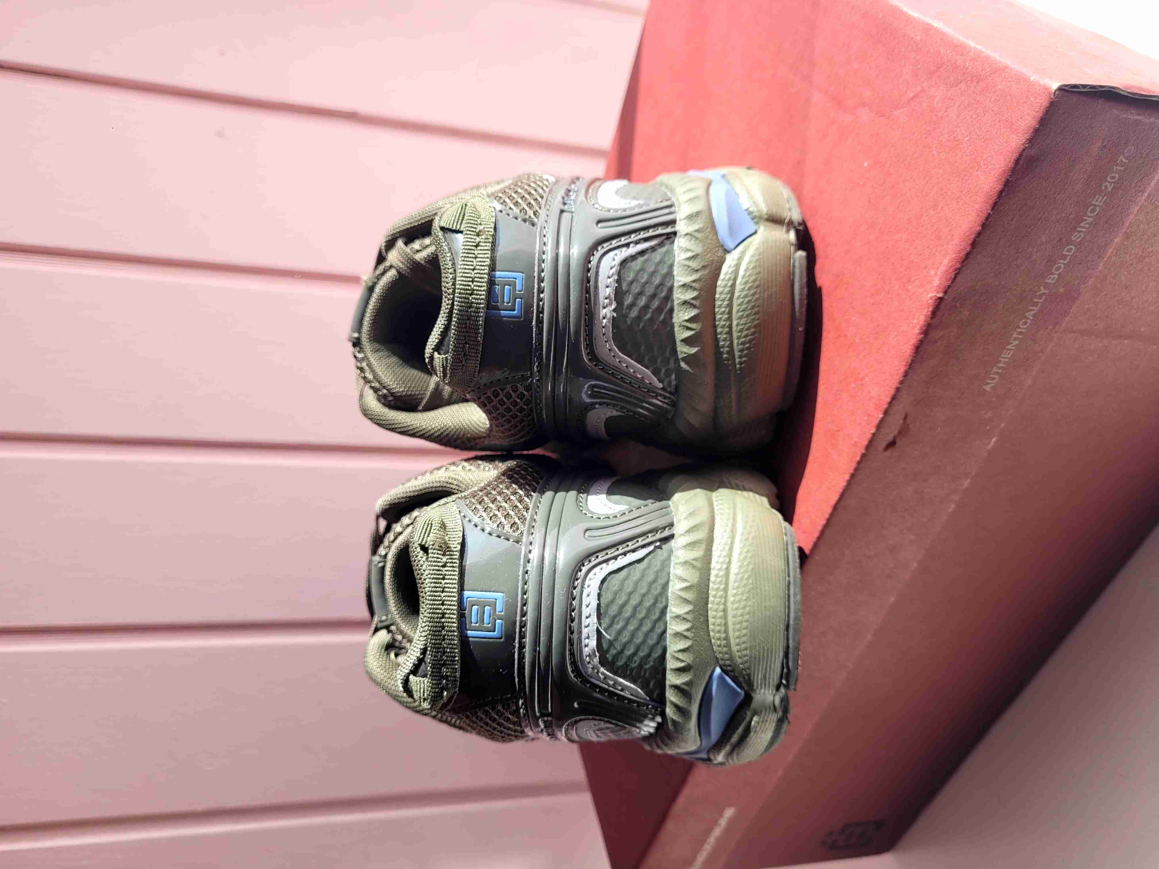 Zapatillas deportivas verde oliva - miniatura 3