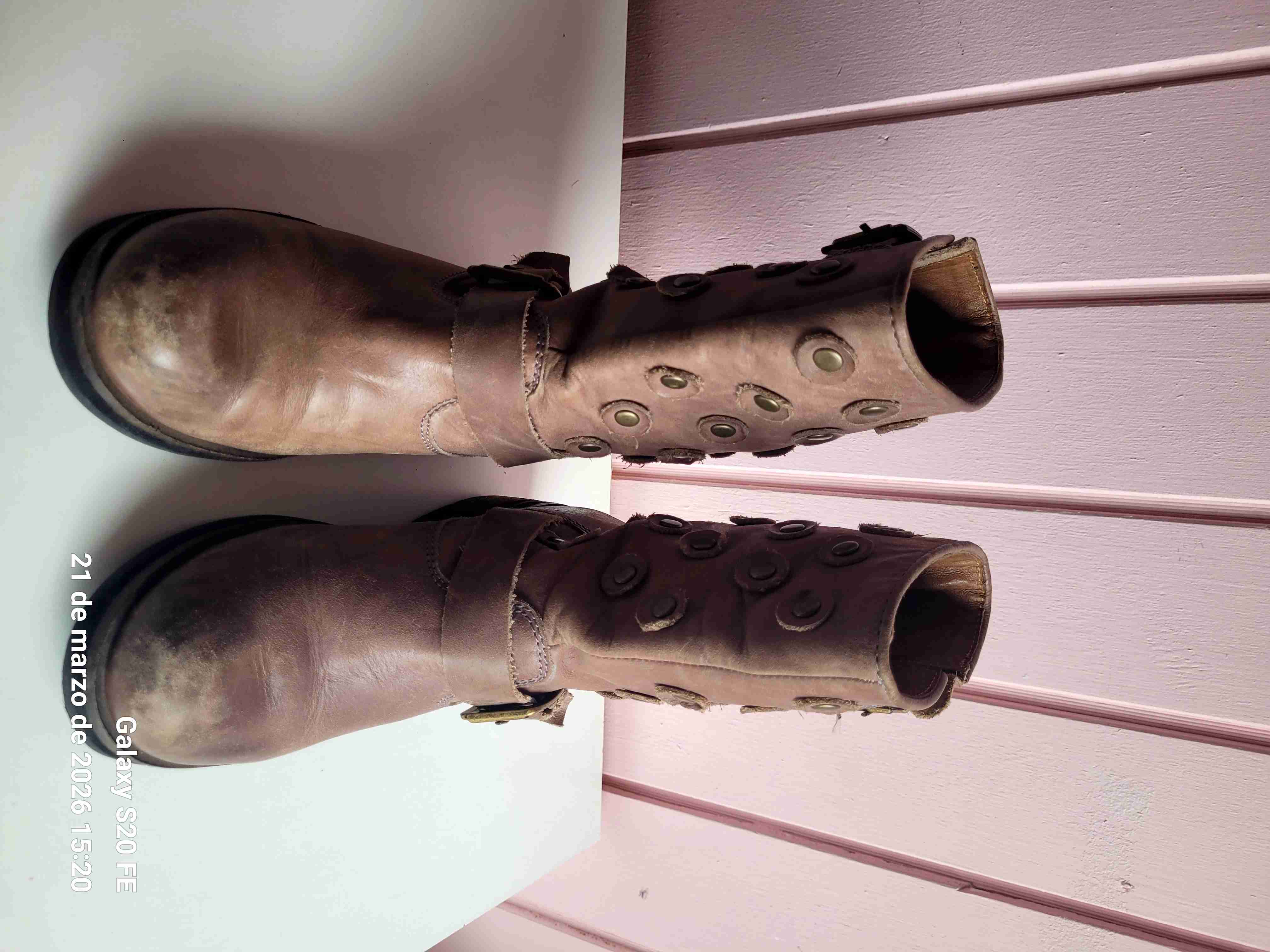 Botas de cuero con hebillas - 2