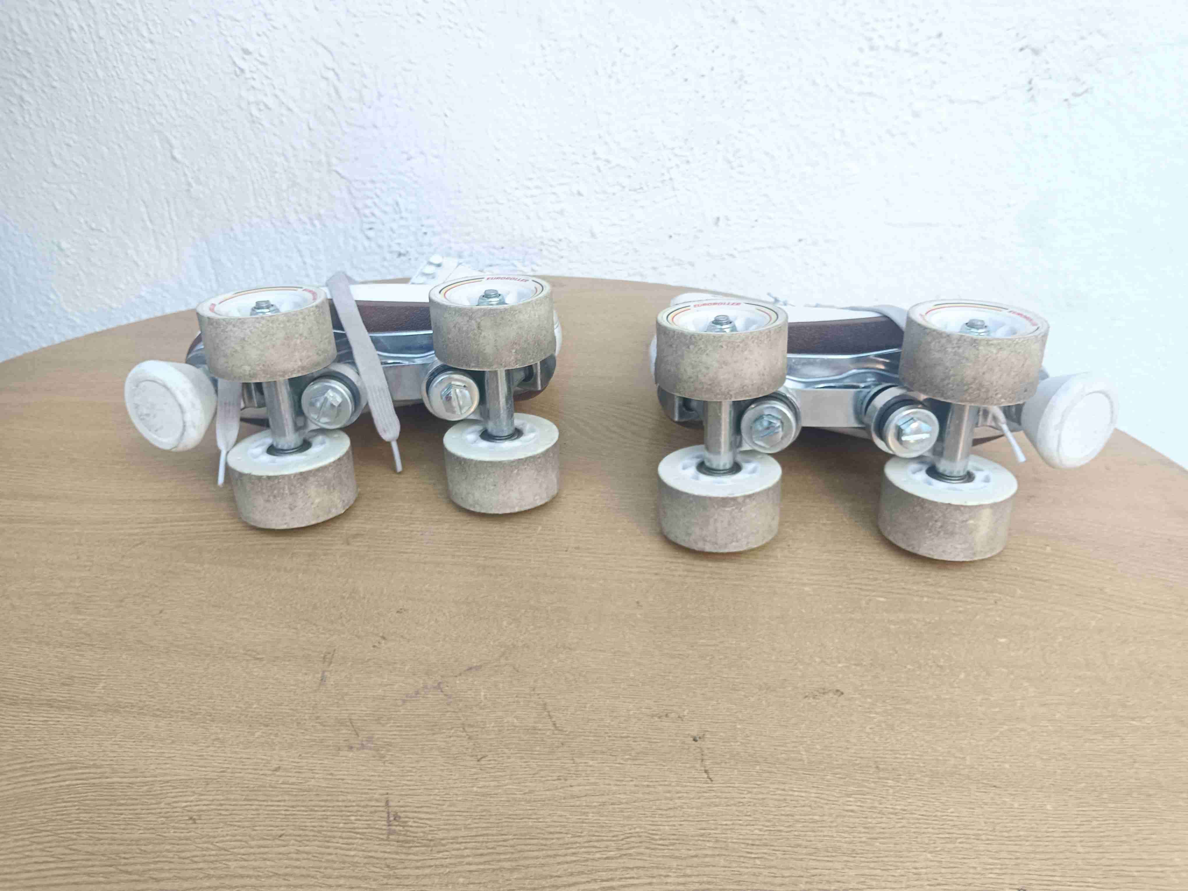 Patines de 4 ruedas blancos semi profesionales - miniatura 3