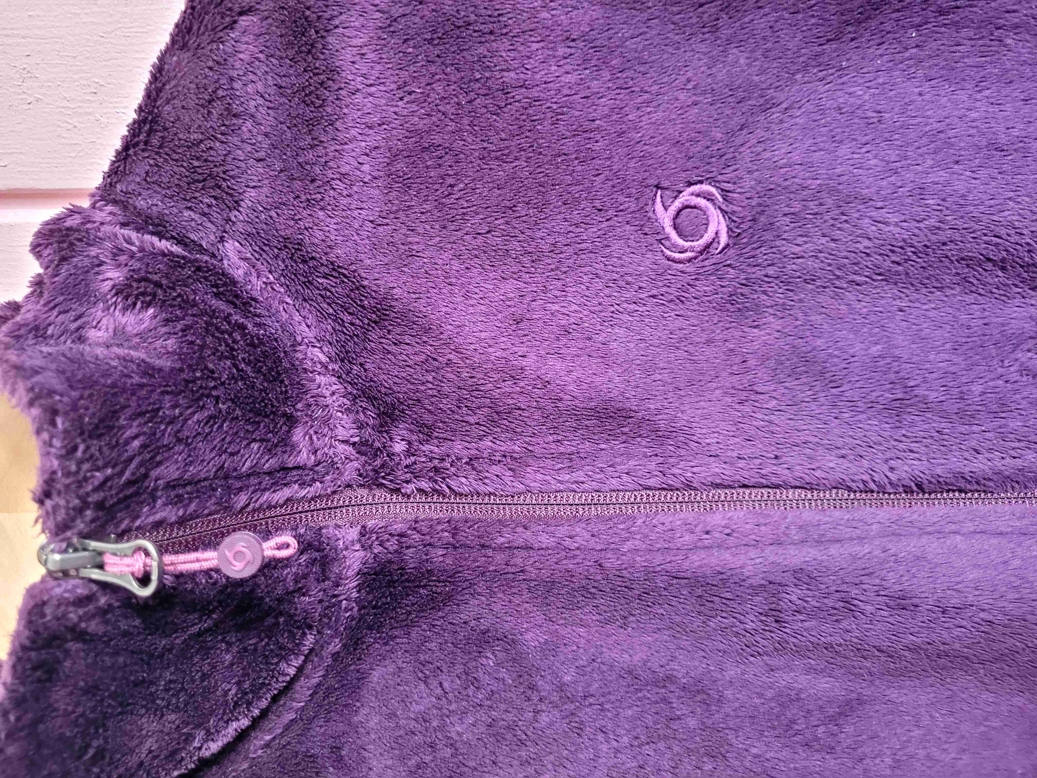 Poleron tela suave morado con cremallera - miniatura 2