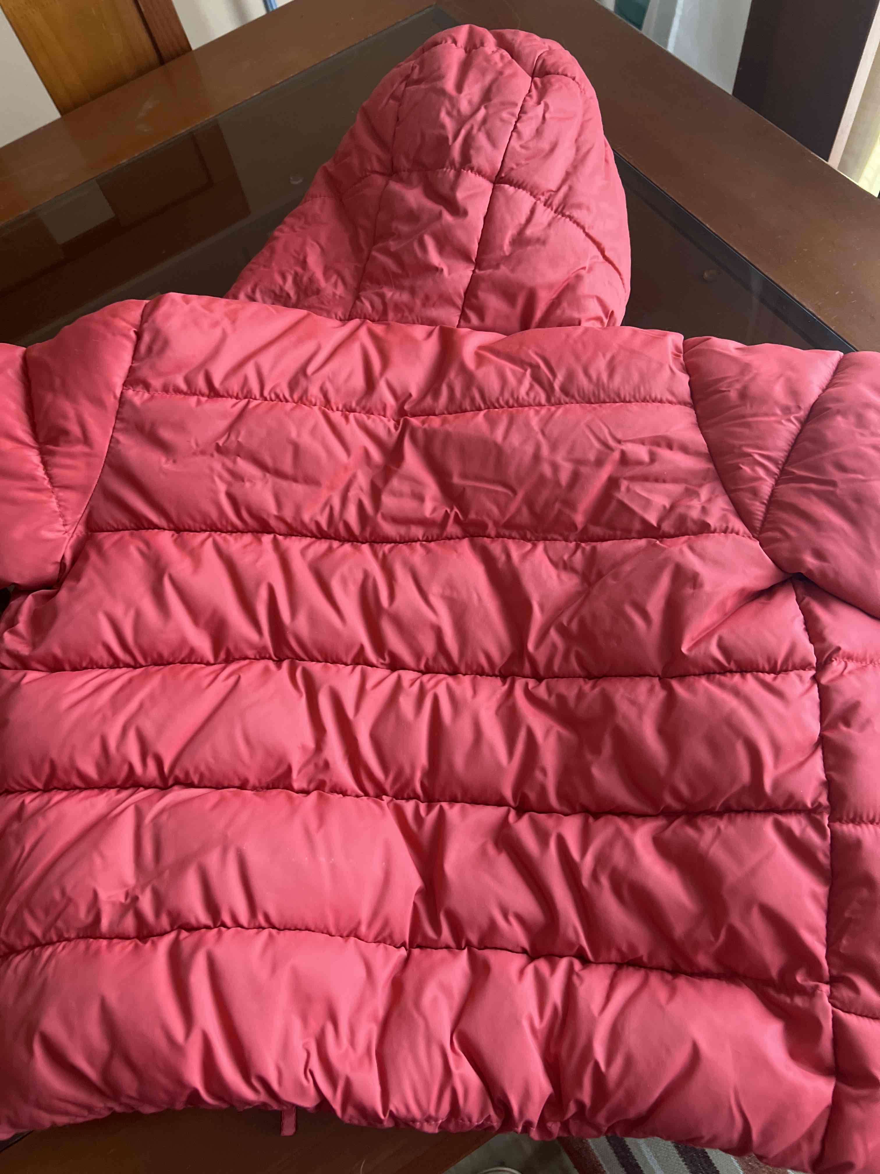 Chaqueta acolchada roja con capucha - miniatura 4