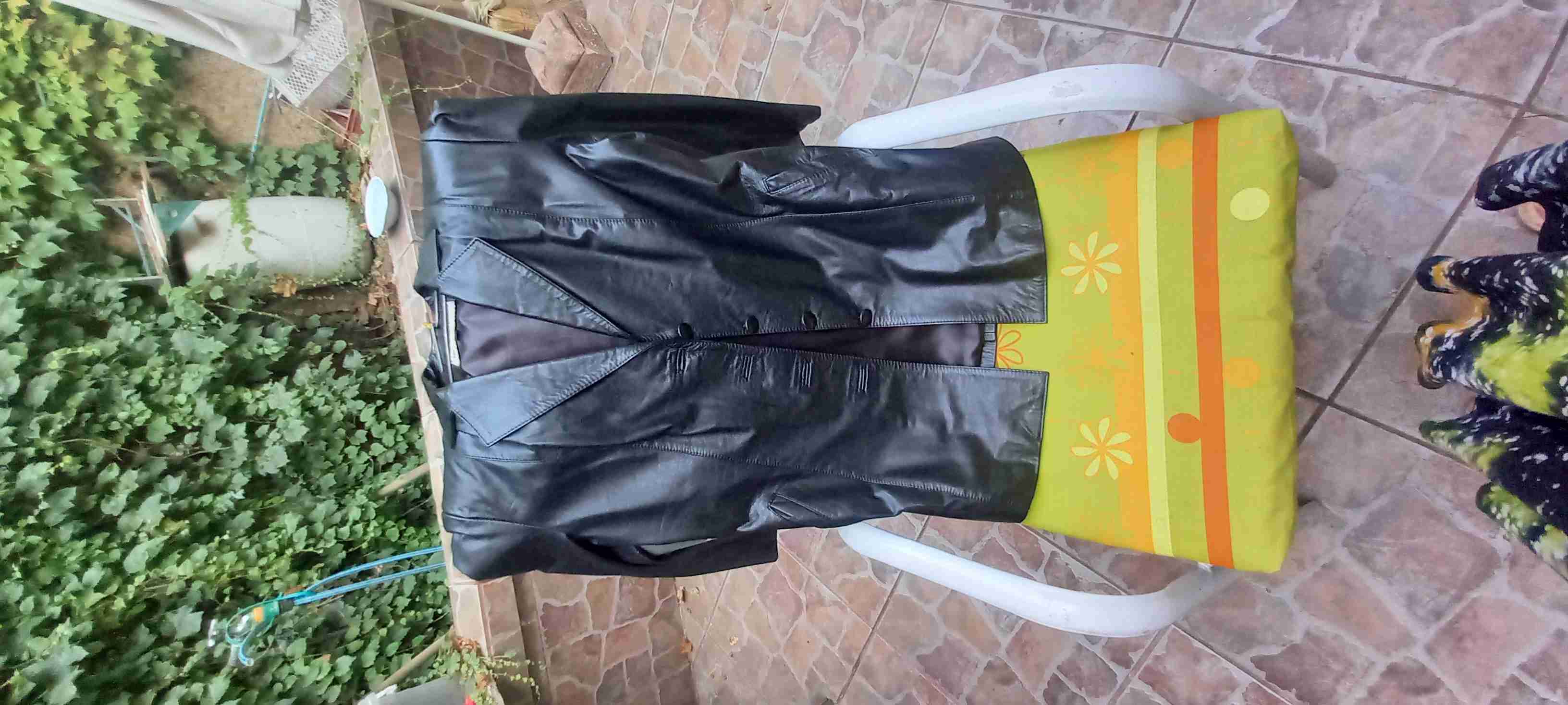 Chaqueta de cuero negra - miniatura 3