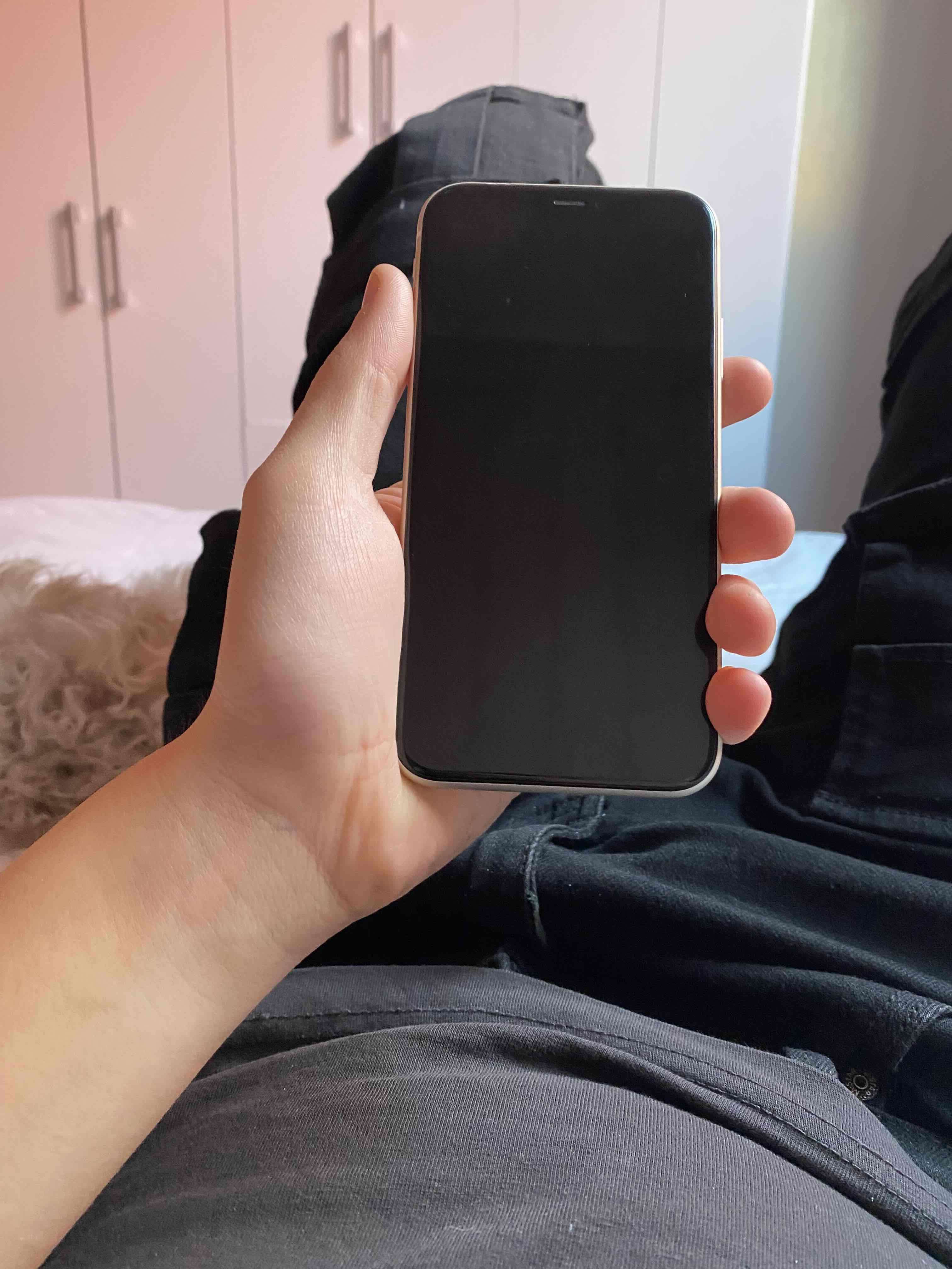 iPhone 11 usado como nuevo - 1