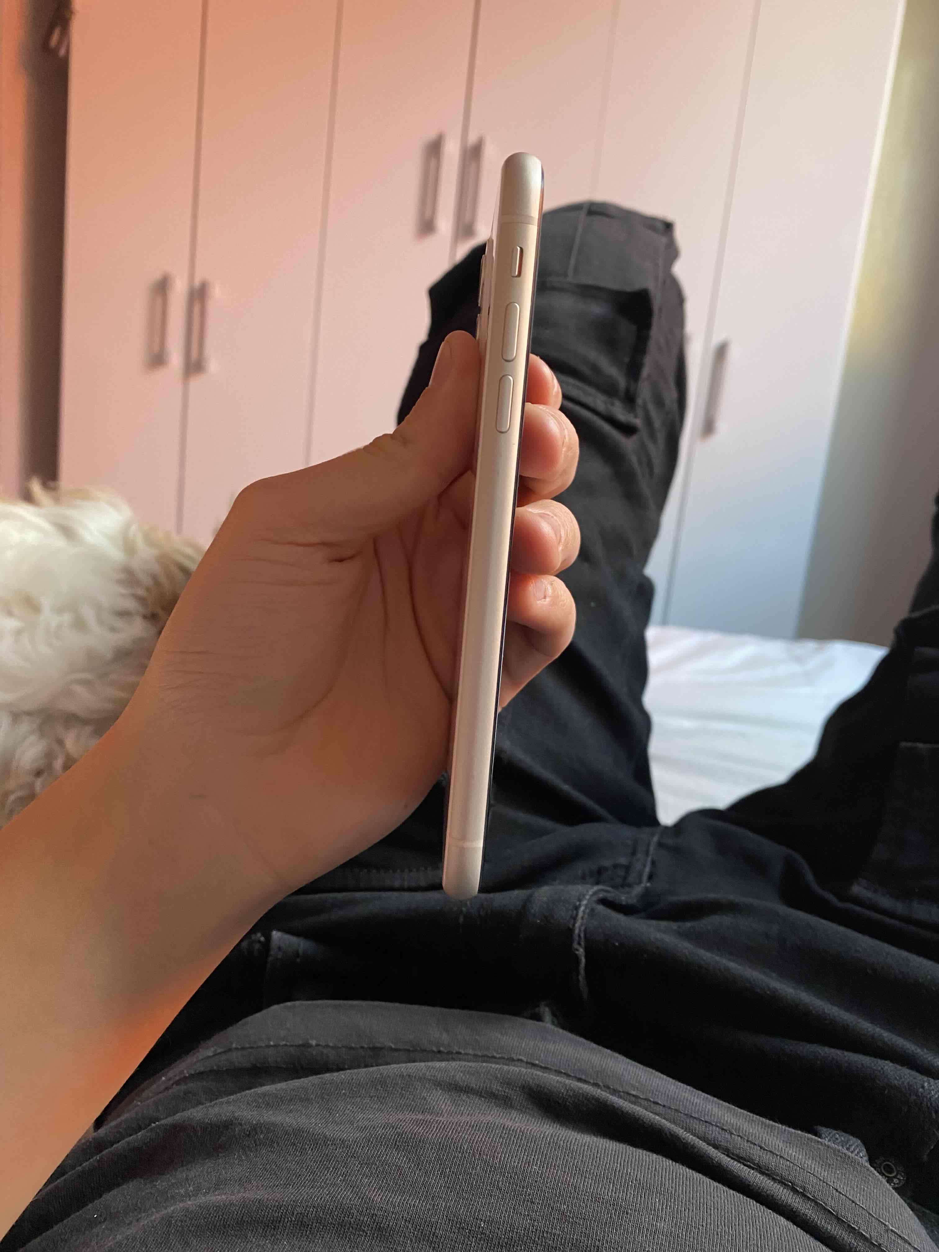 iPhone 11 usado como nuevo - 2