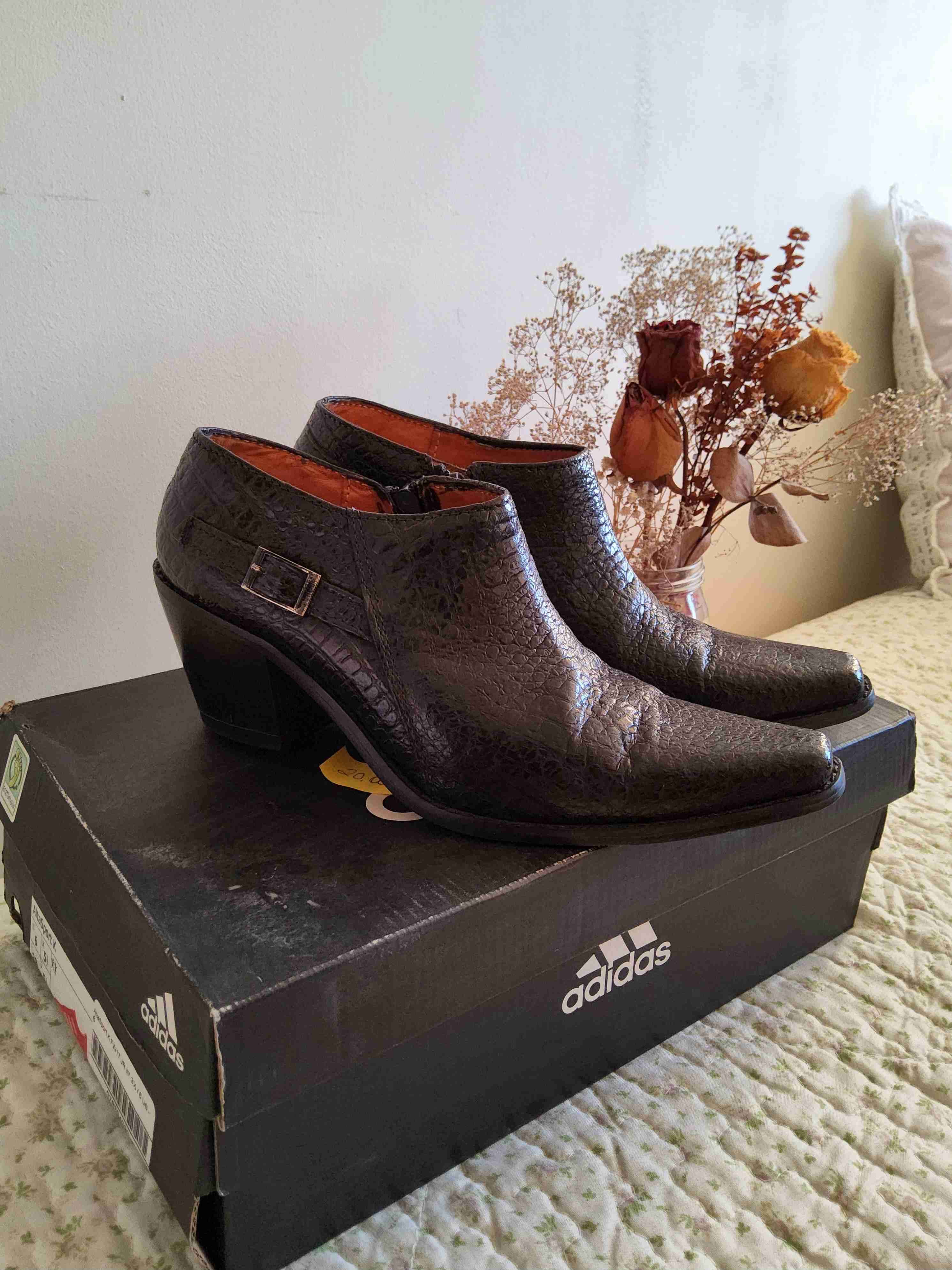 Botines negros elegantes artesanales - miniatura 2