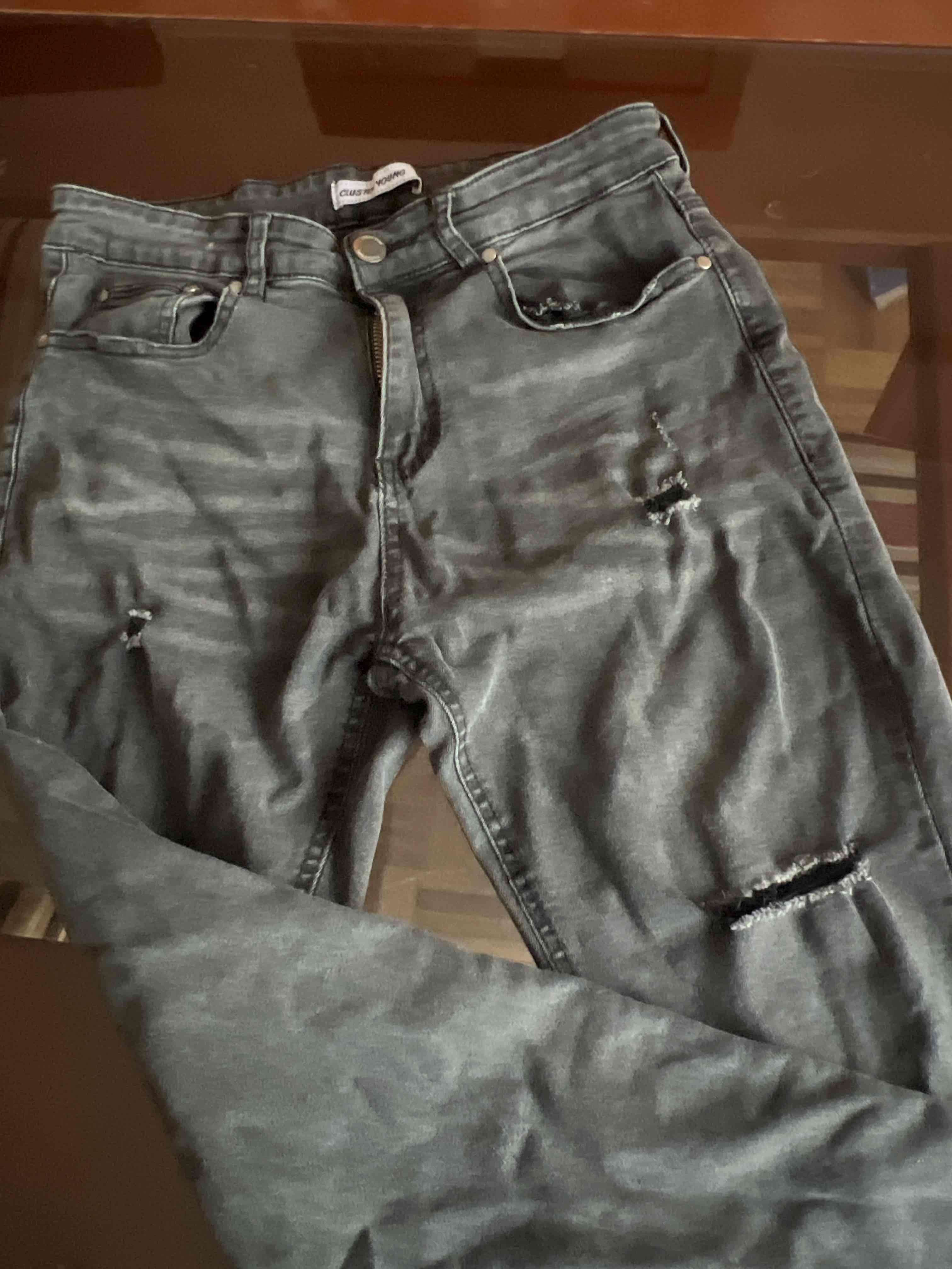 Pantalón rasgado gris para niño - miniatura 3