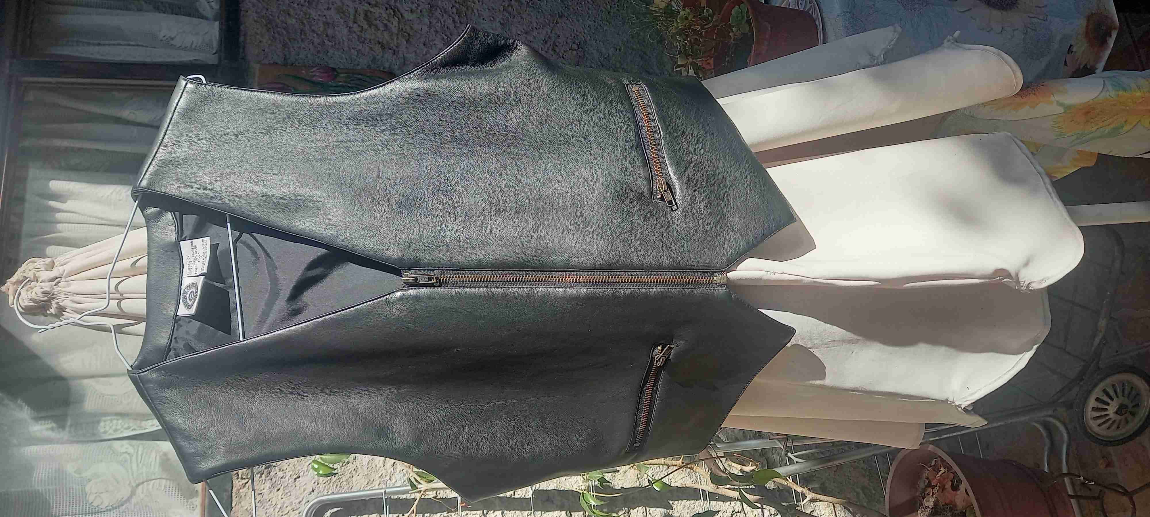 Chaleco cuero negro con cierre - 3