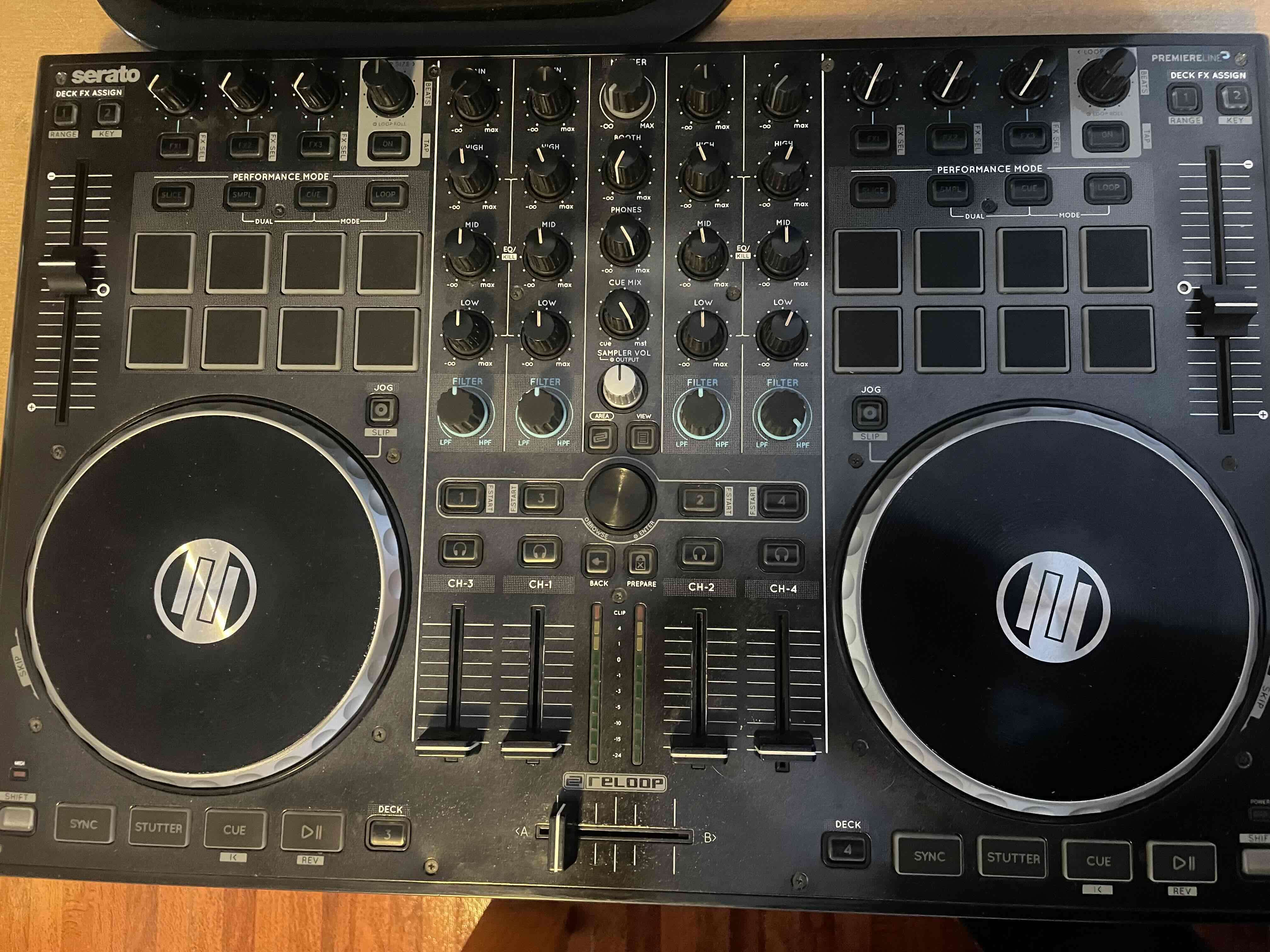 Controlador DJ Reloop Serato - 1